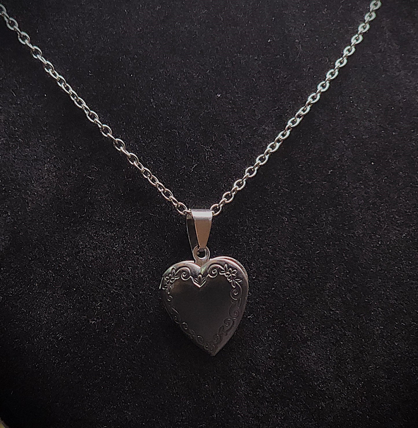 ❤️ Heart Inside Picture Locket