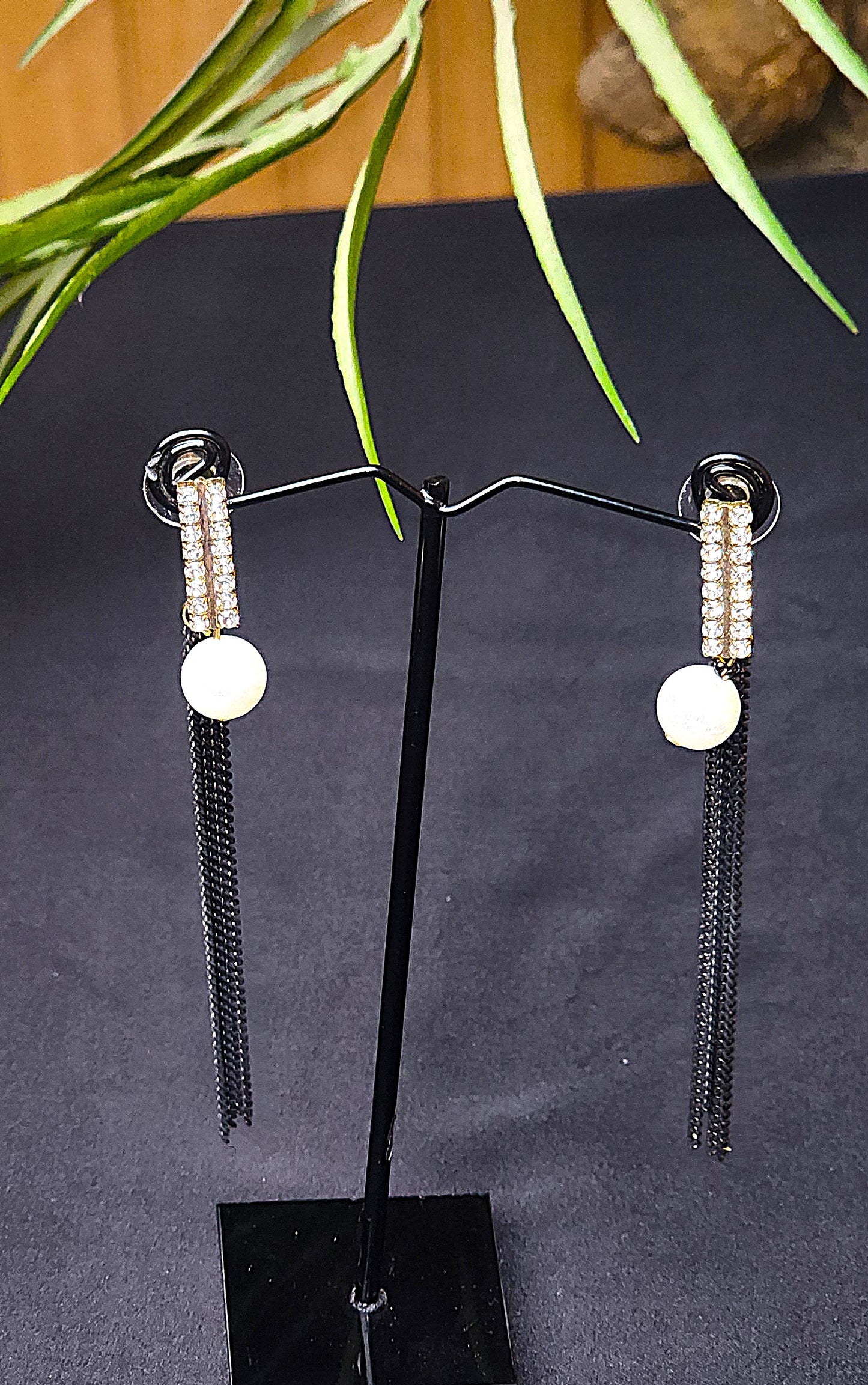 STONE CHAIN PEARL EARRRINGS