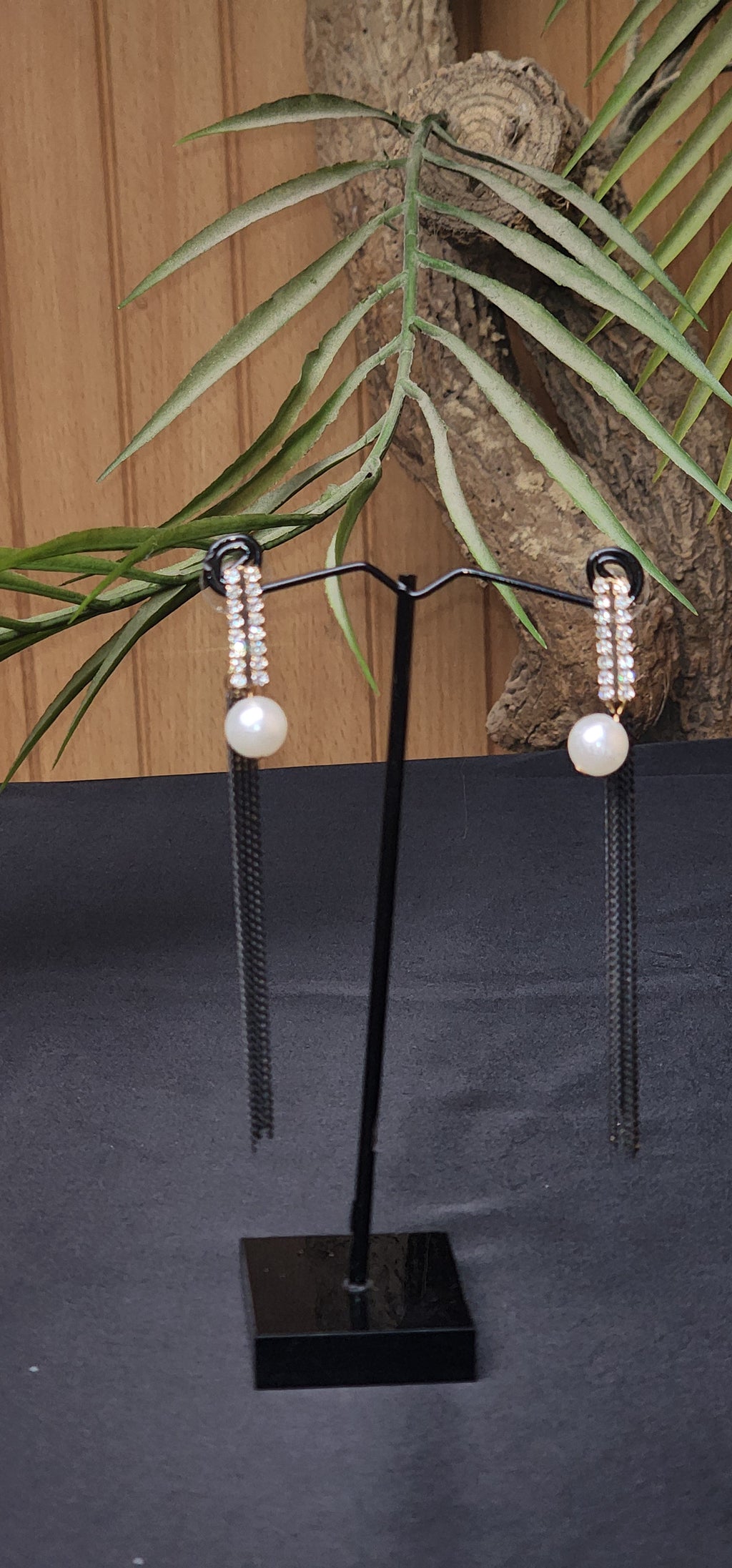 STONE CHAIN PEARL EARRRINGS