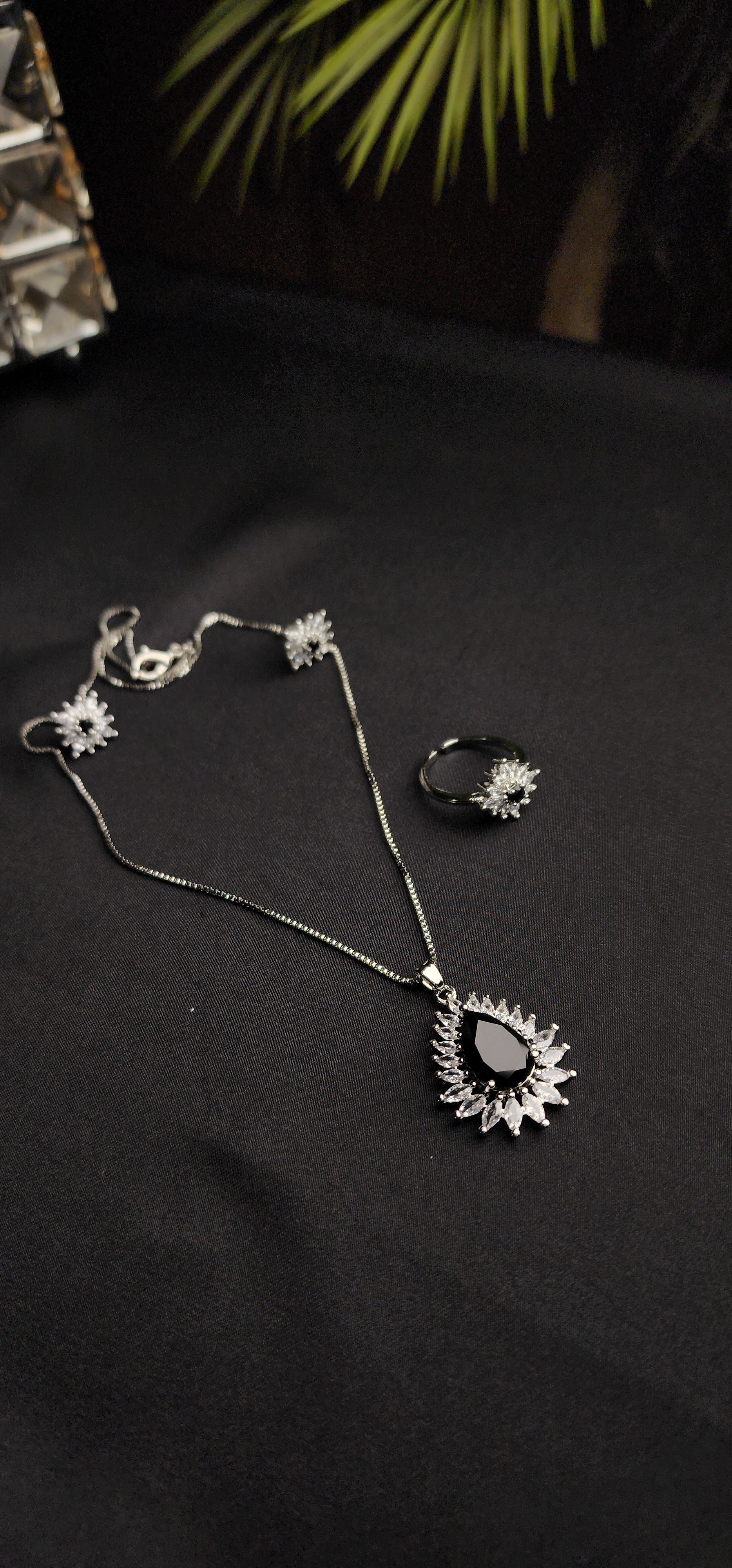 Black stone Inside Silver Zircon Outside Pendant Set with 2 Earrings