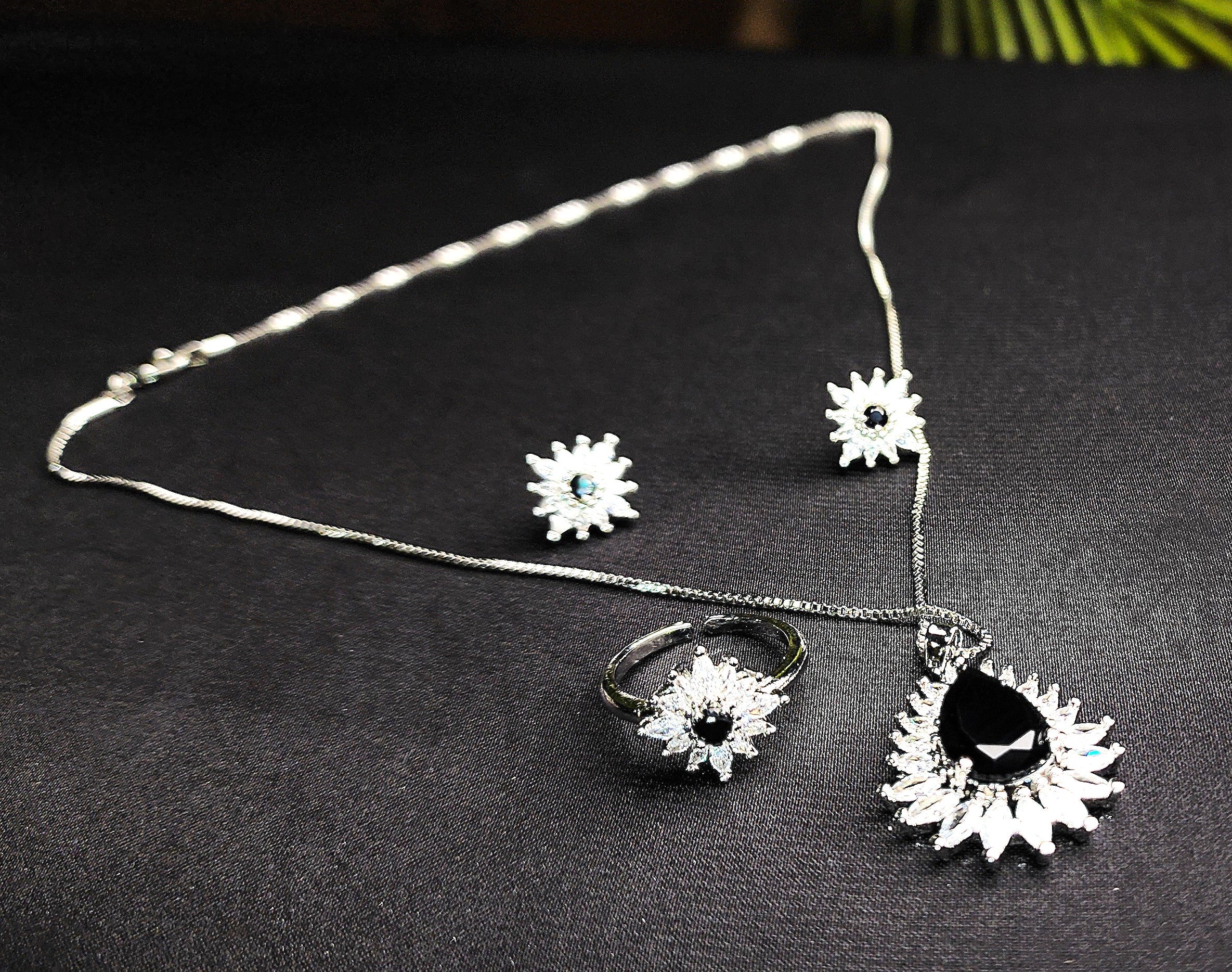 Black stone Inside Silver Zircon Outside Pendant Set with 2 Earrings