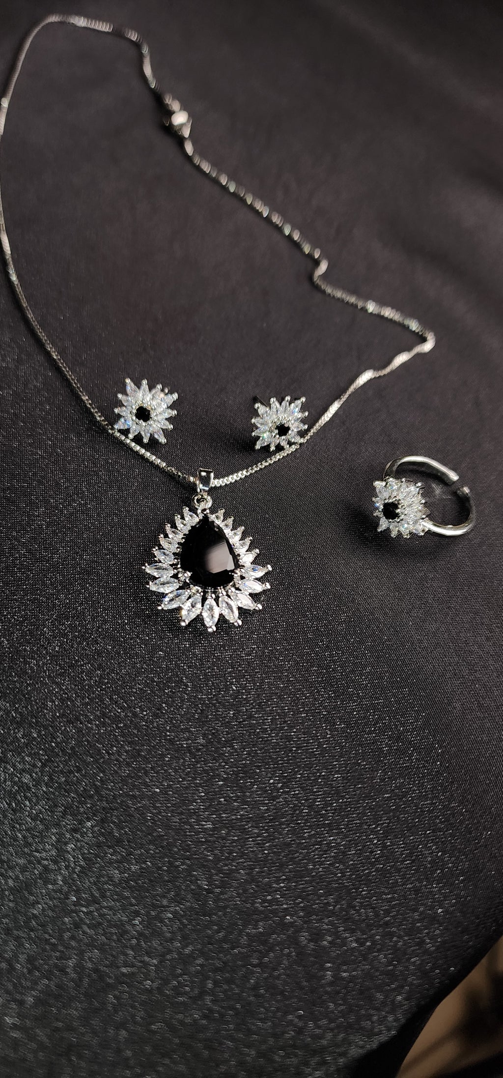 Black stone Inside Silver Zircon Outside Pendant Set with 2 Earrings