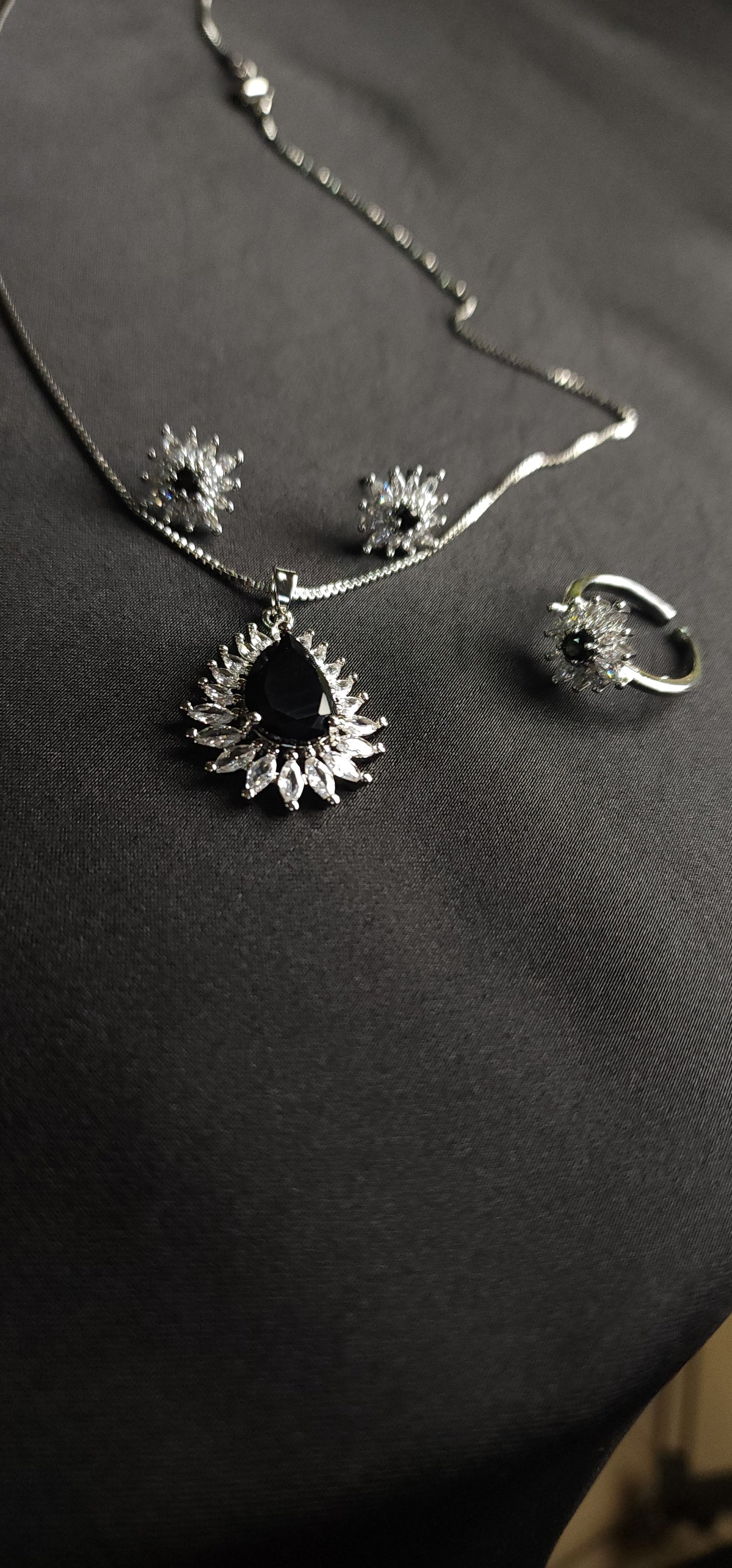 Black stone Inside Silver Zircon Outside Pendant Set with 2 Earrings