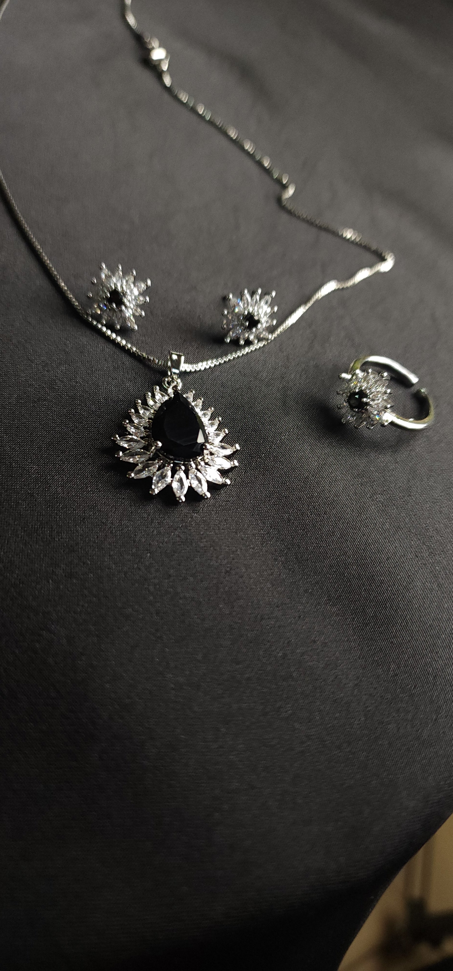 Black stone Inside Silver Zircon Outside Pendant Set with 2 Earrings