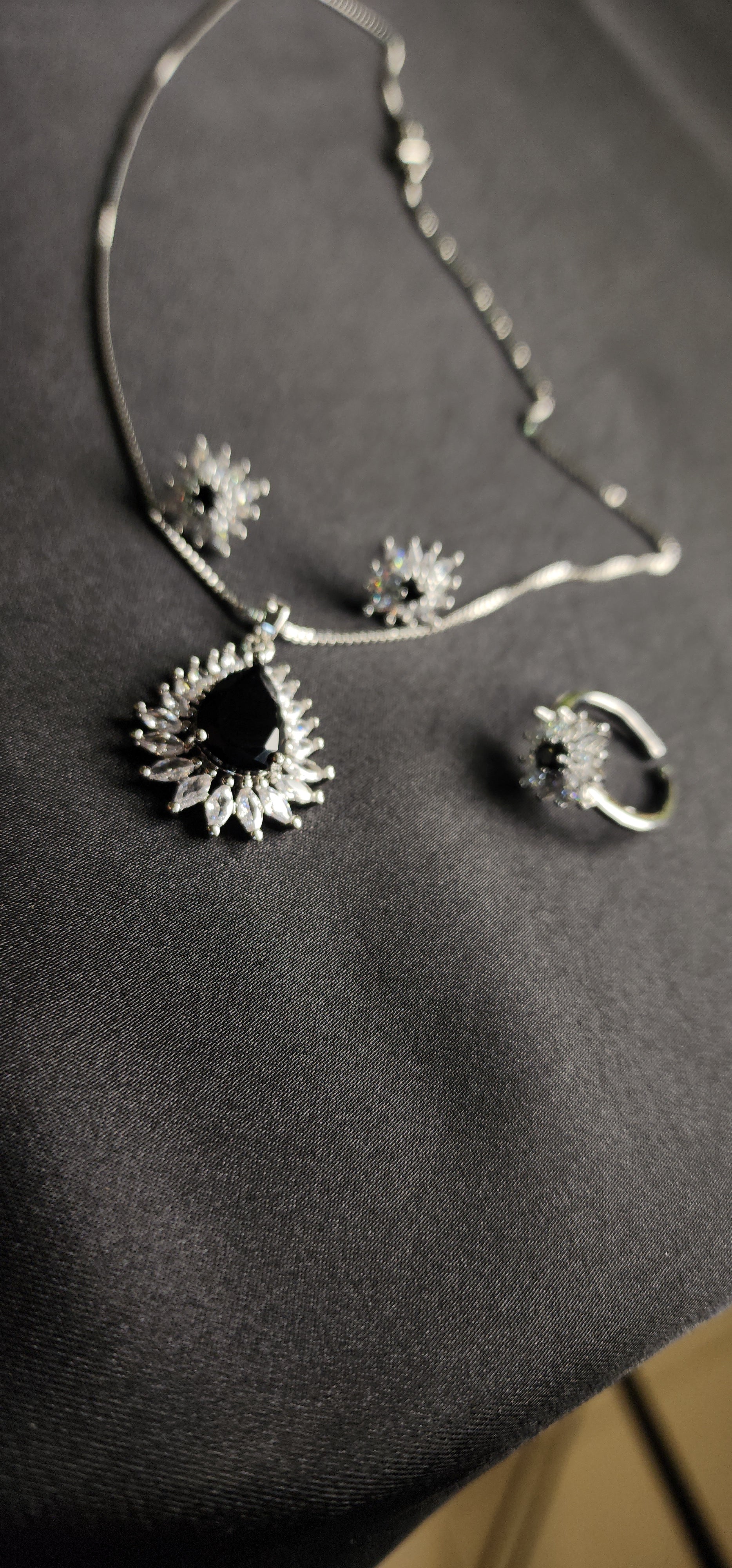 Black stone Inside Silver Zircon Outside Pendant Set with 2 Earrings