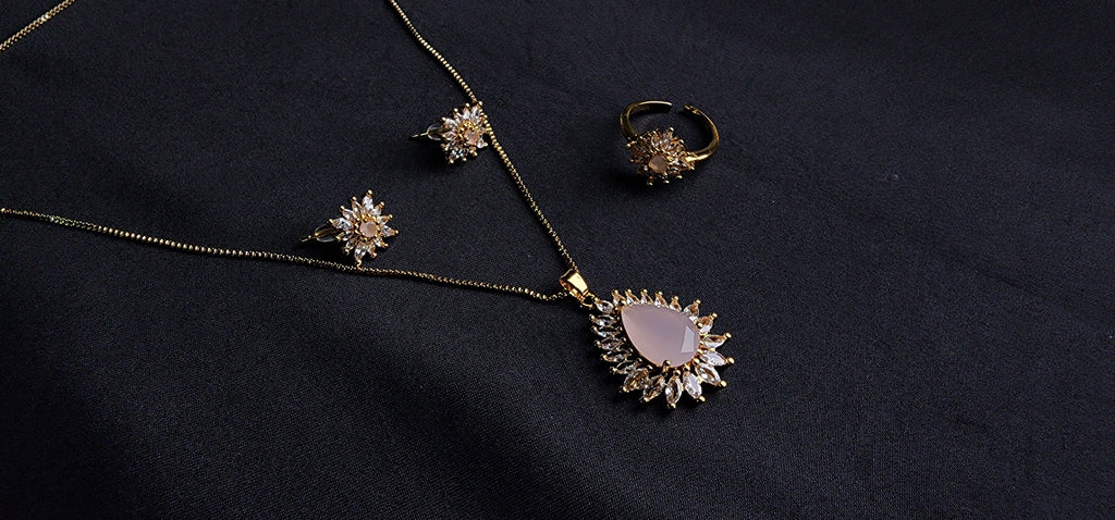 Pink Stone Big & Side Champagne Stone Outside 3-Piece Pendant Set