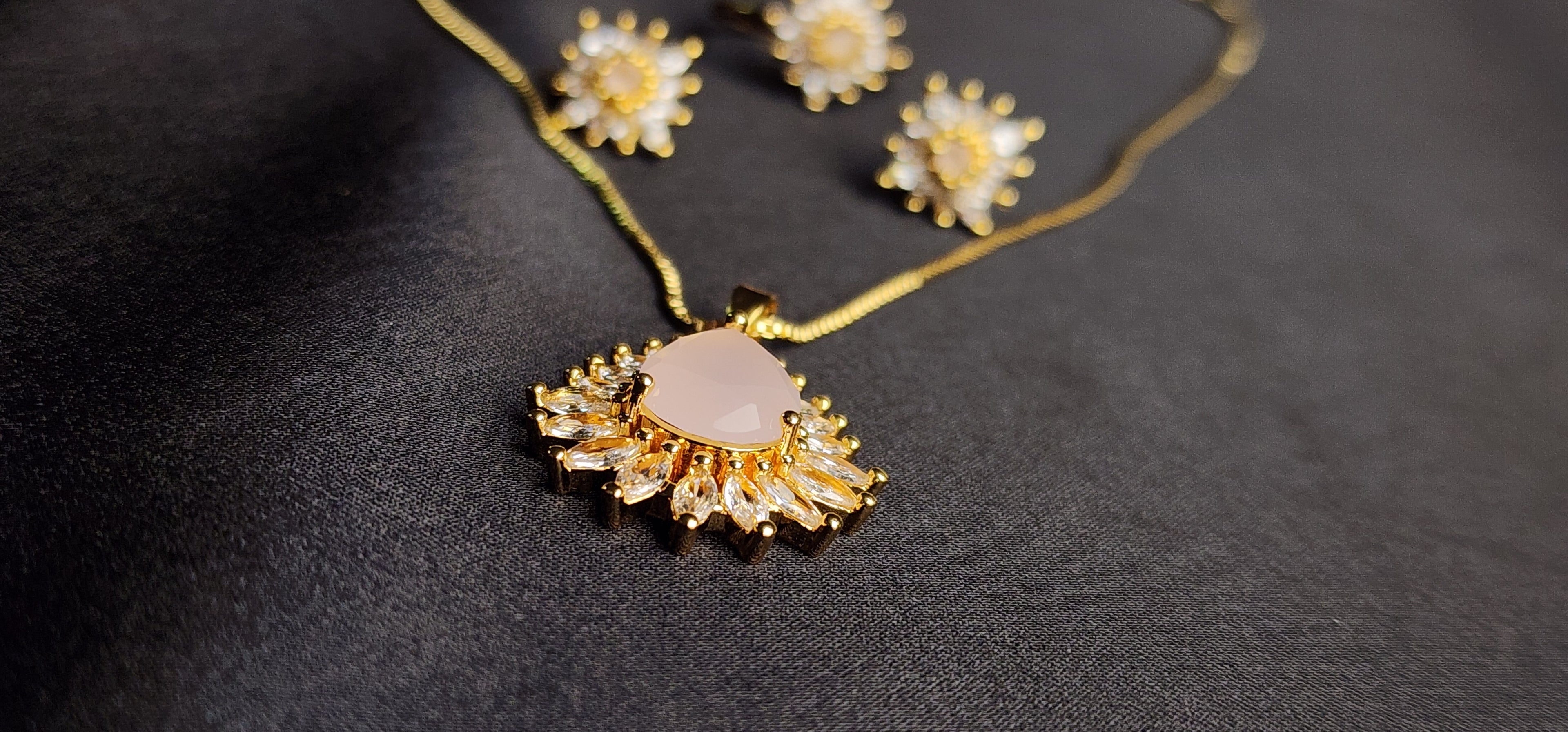Pink Stone Big & Side Champagne Stone Outside 3-Piece Pendant Set