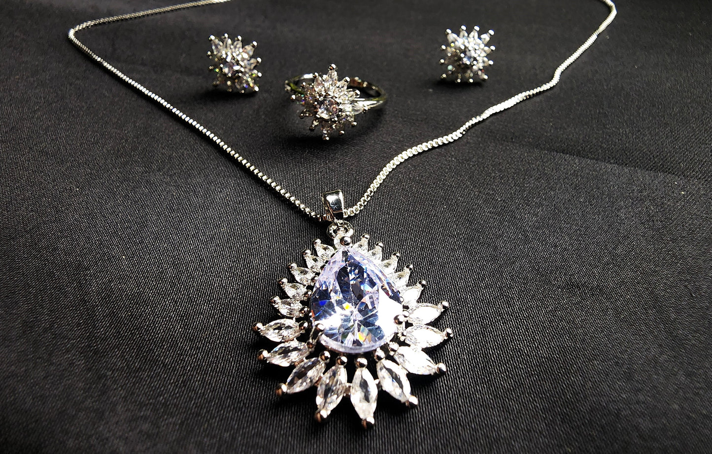 Elegant Pendant Set