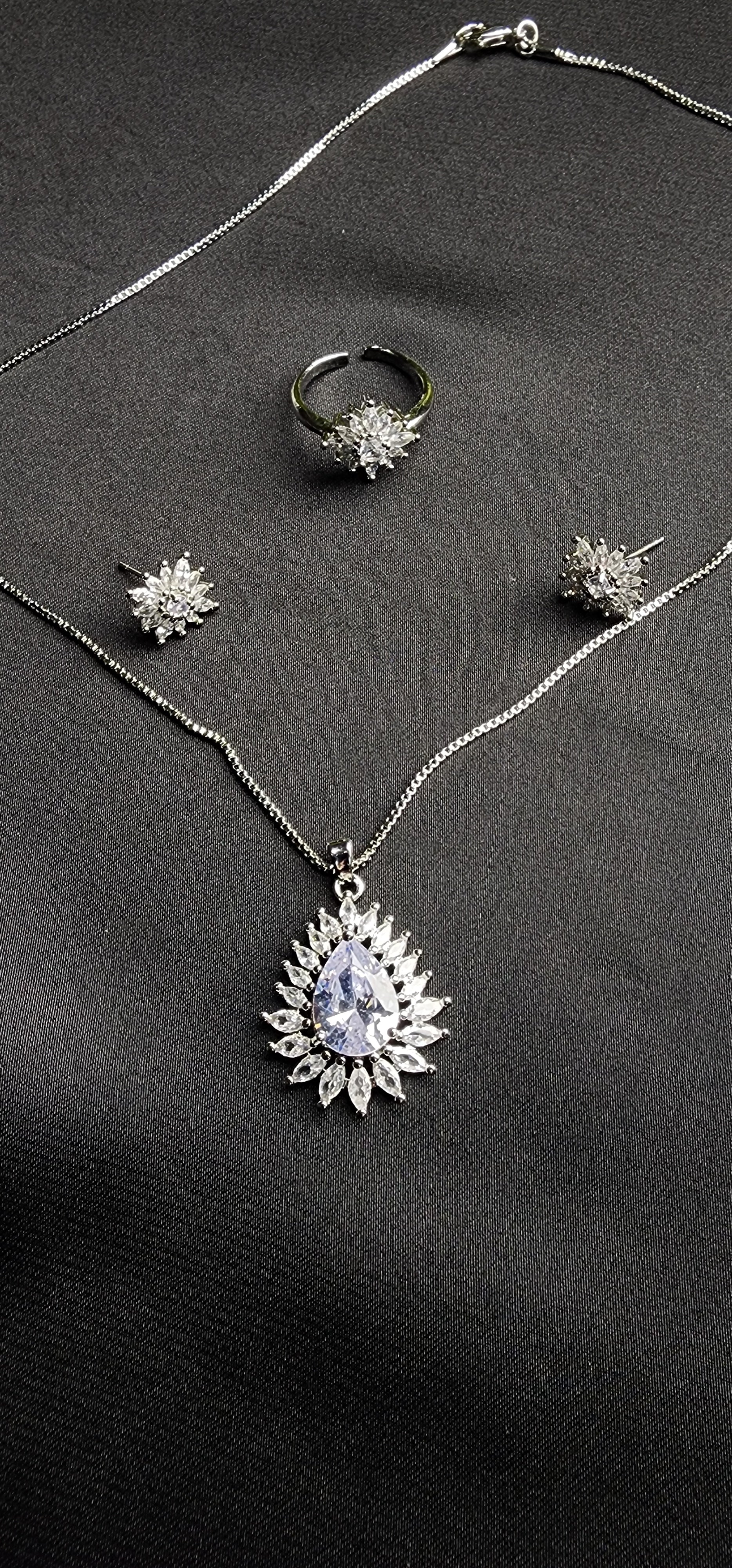 Elegant Pendant Set