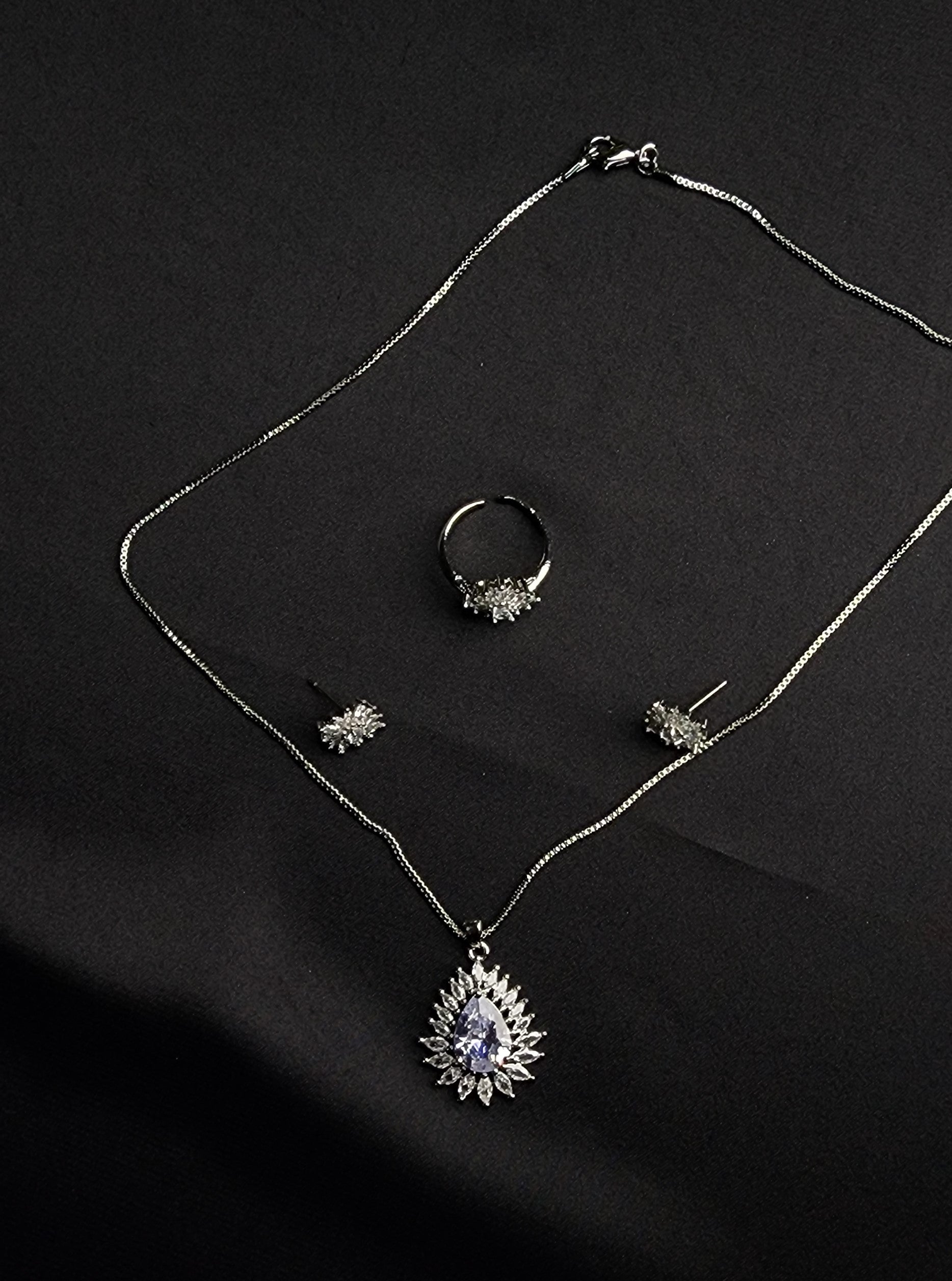 Elegant Pendant Set