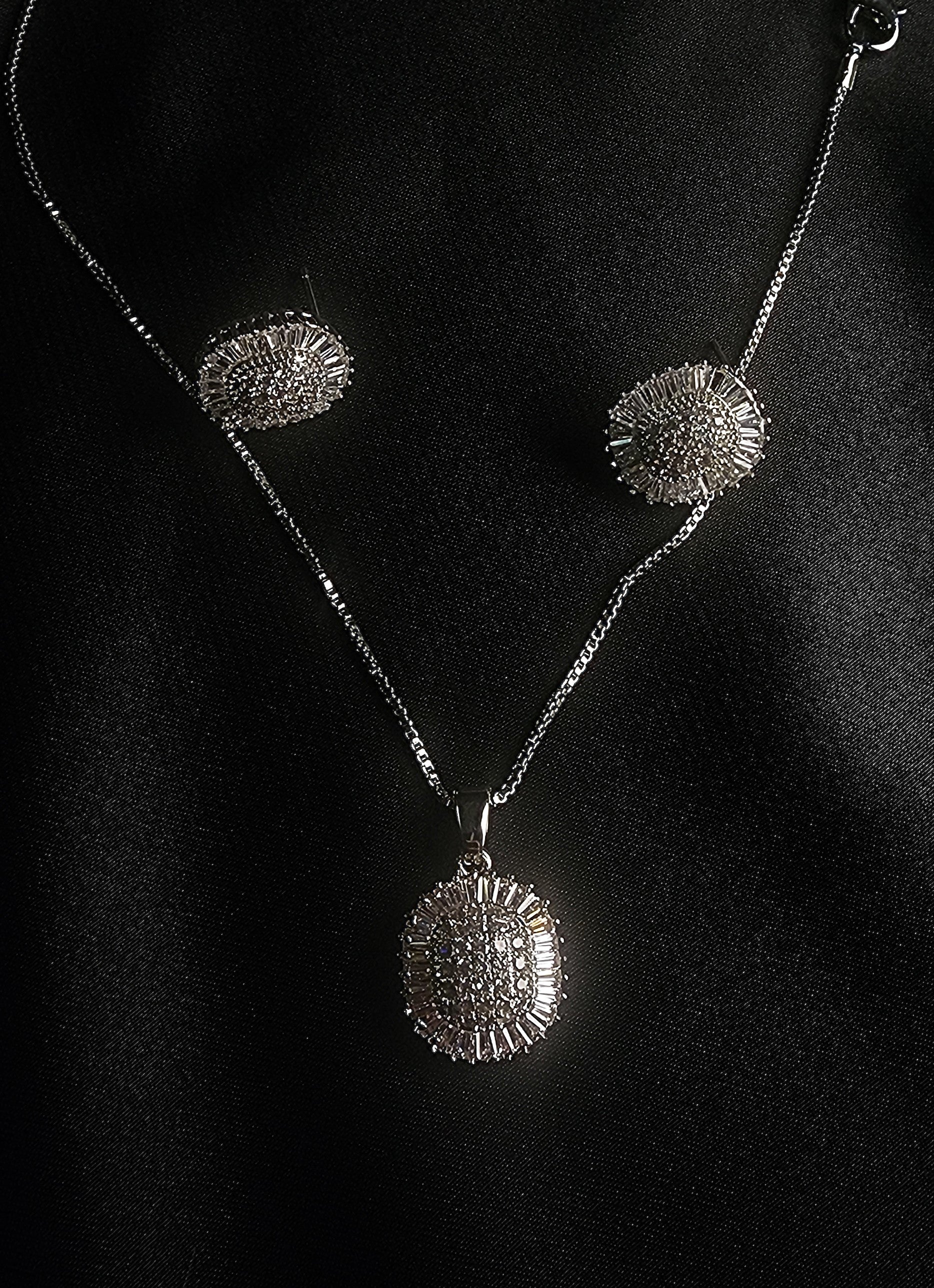 Full Stone Pendant Set