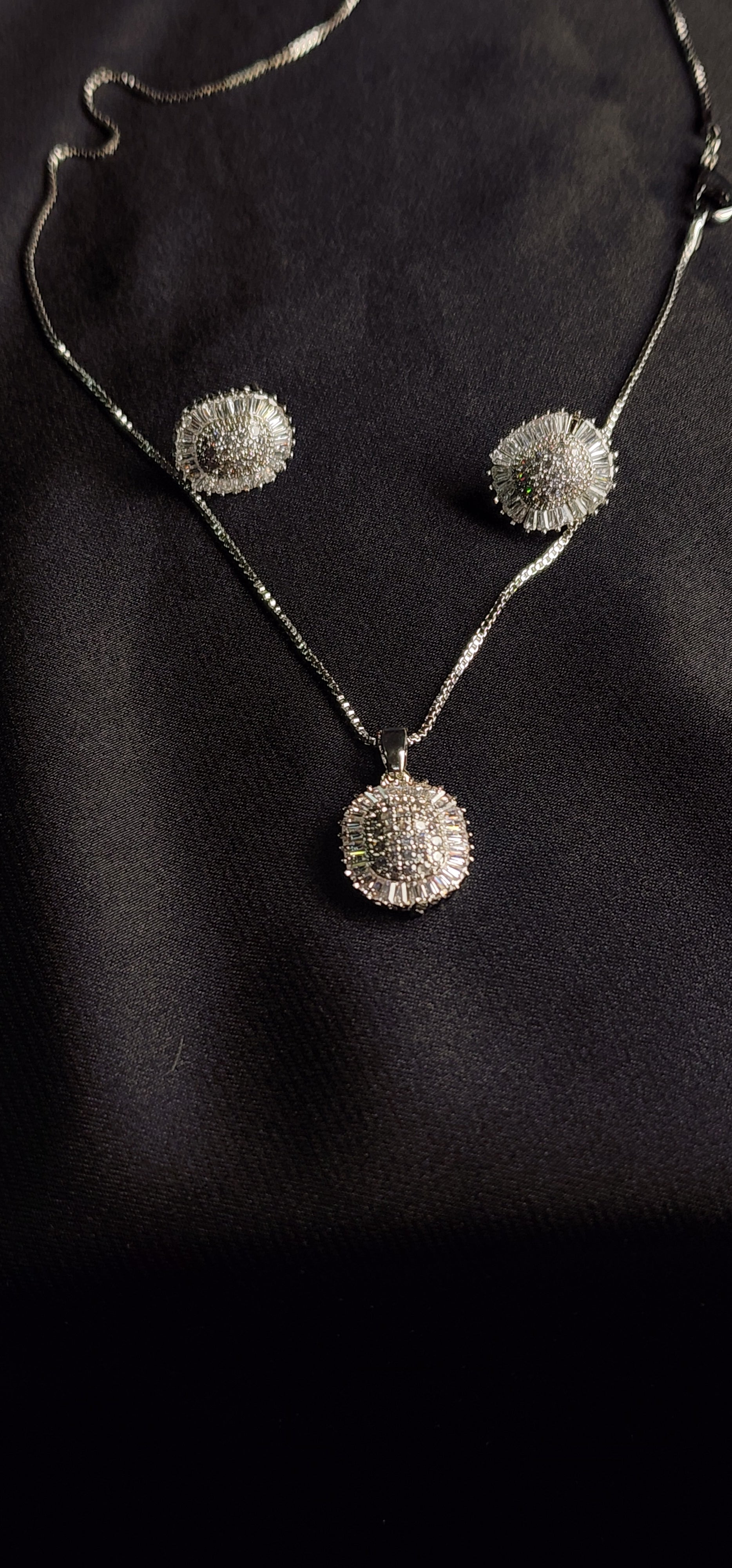 Full Stone Pendant Set