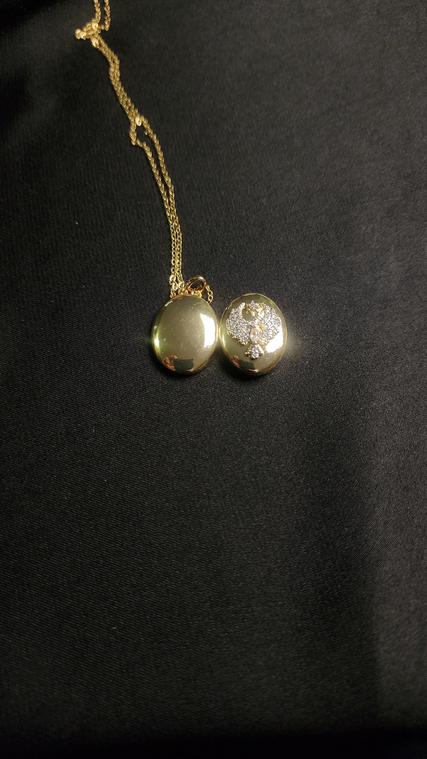 Open & Close Magic Locket