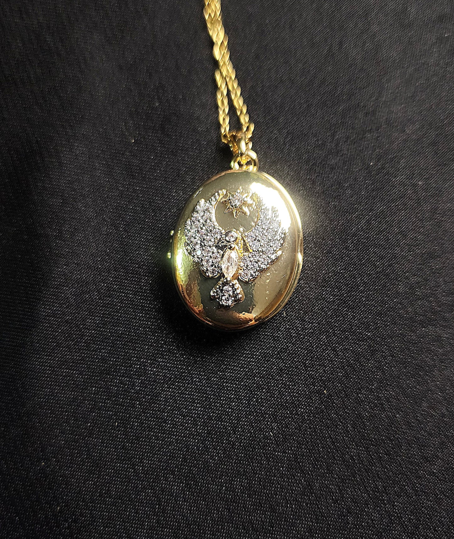 Open & Close Magic Locket