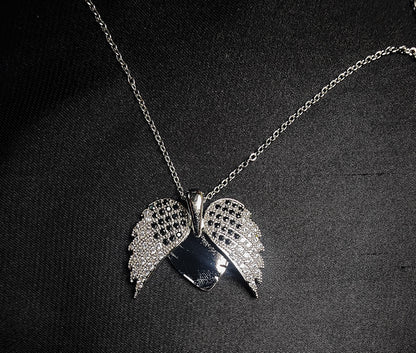 👼 Angel Wings Locket