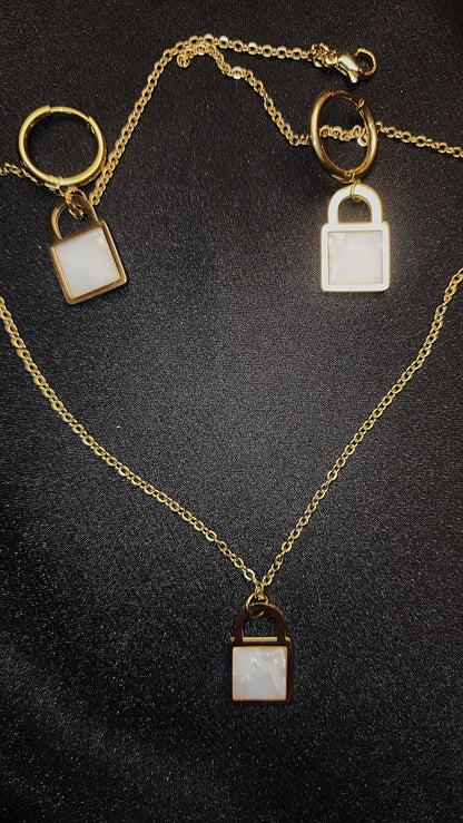 💎 Beautiful White Stone Locket Sets