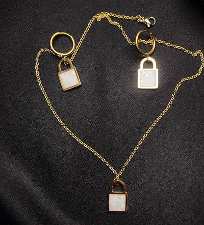 💎 Beautiful White Stone Locket Sets