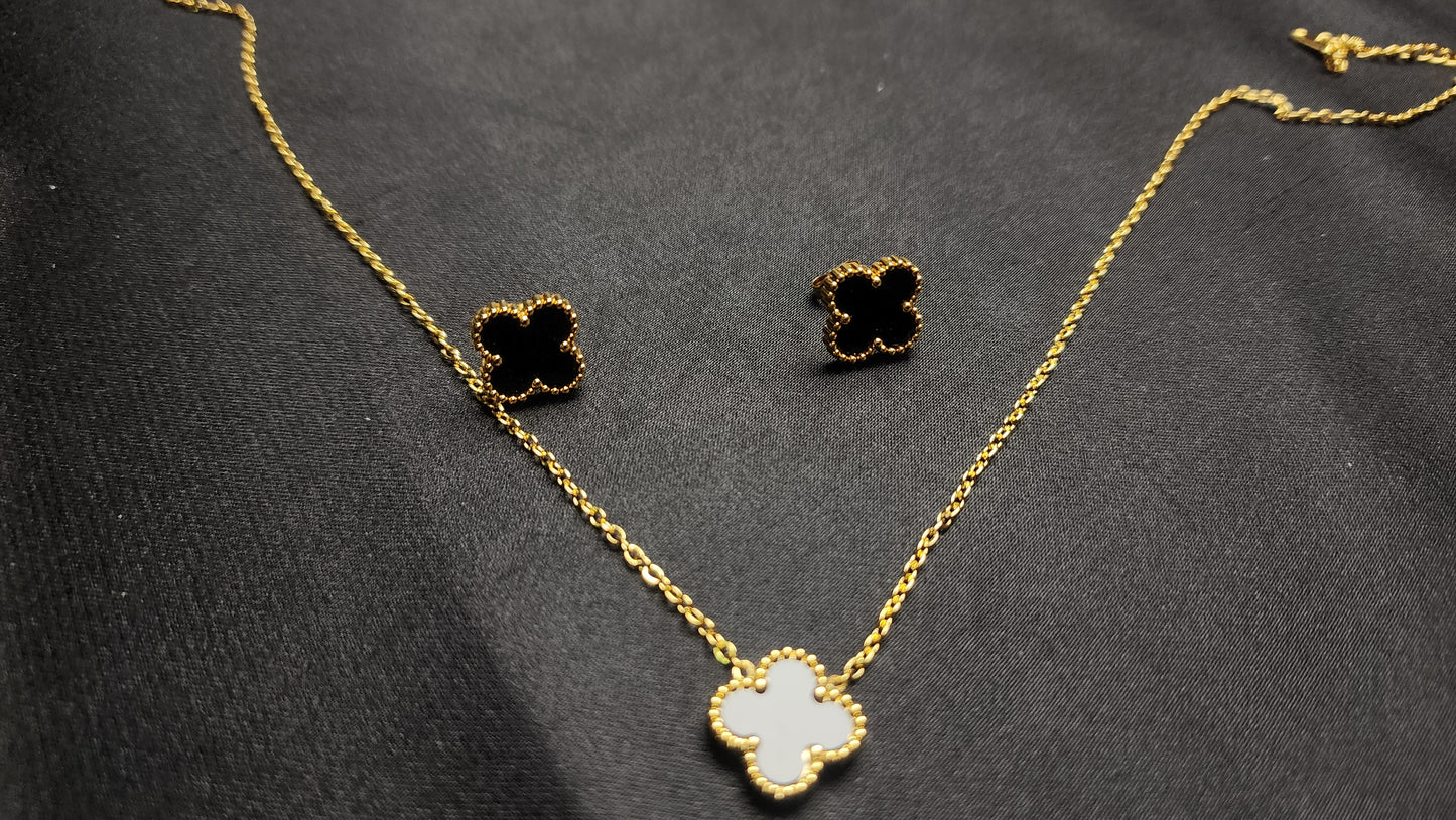 🌸 Flower Shape Locket Set