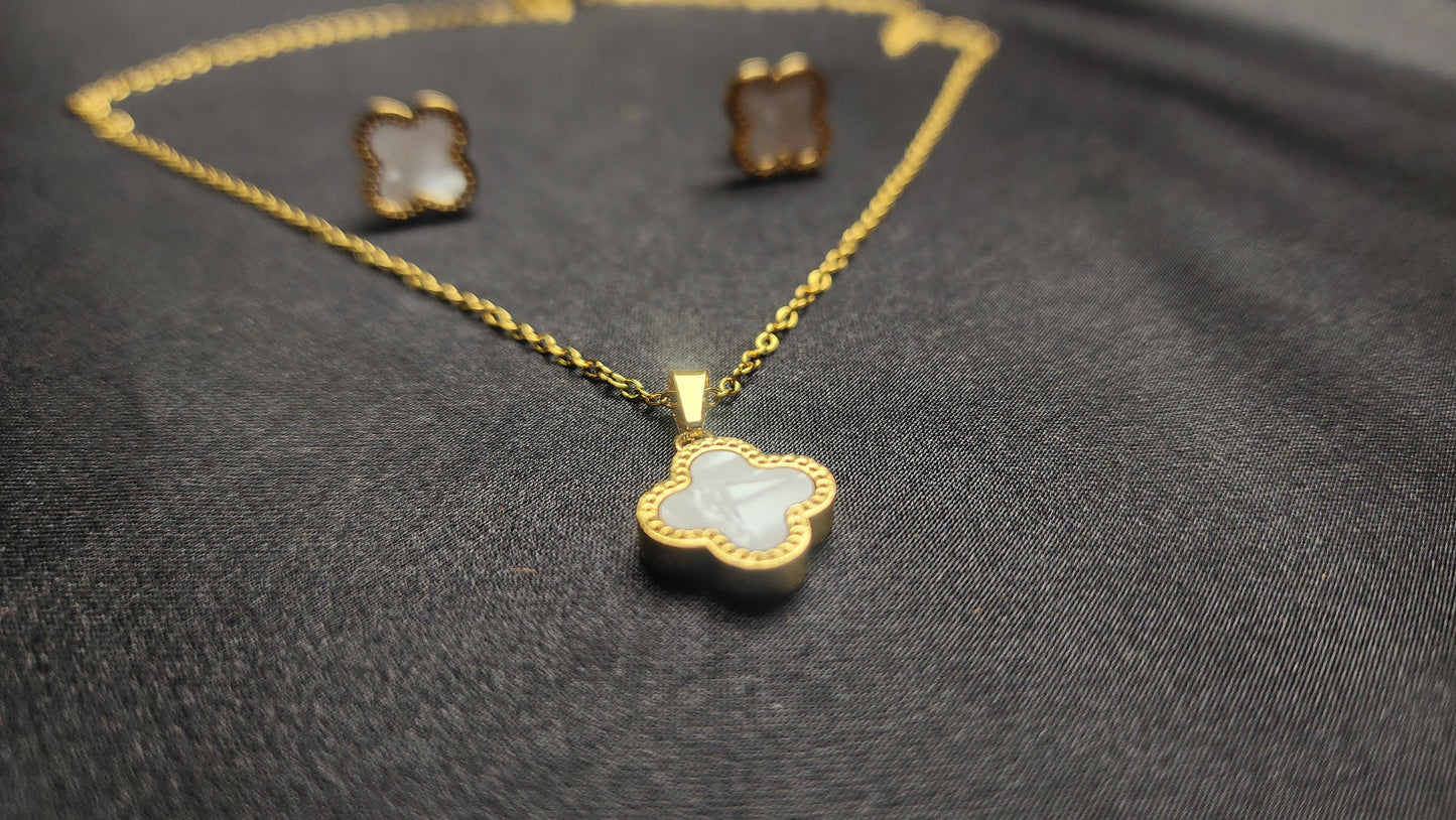 🌸 Flower Shape Locket Set