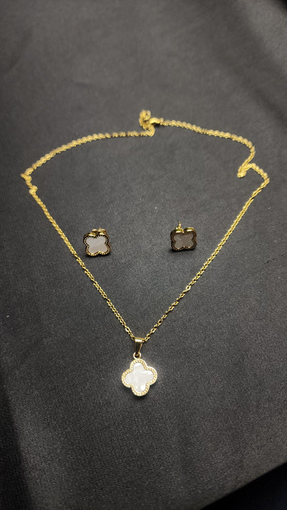 🌸 Flower Shape Locket Set