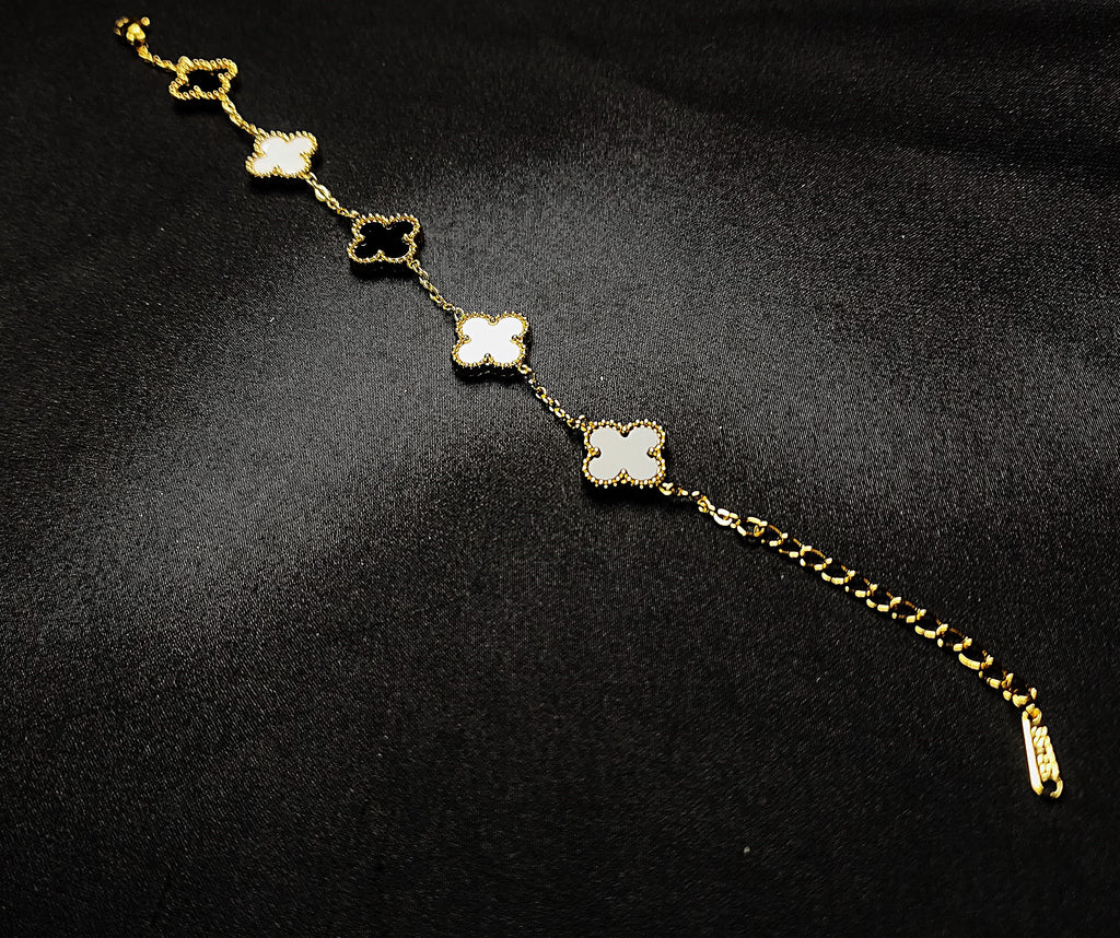🌸 Flower Shape Bracelet