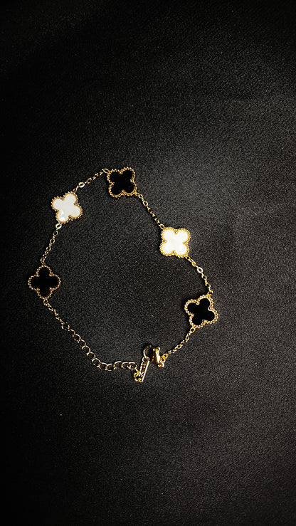 🌸 Flower Shape Bracelet