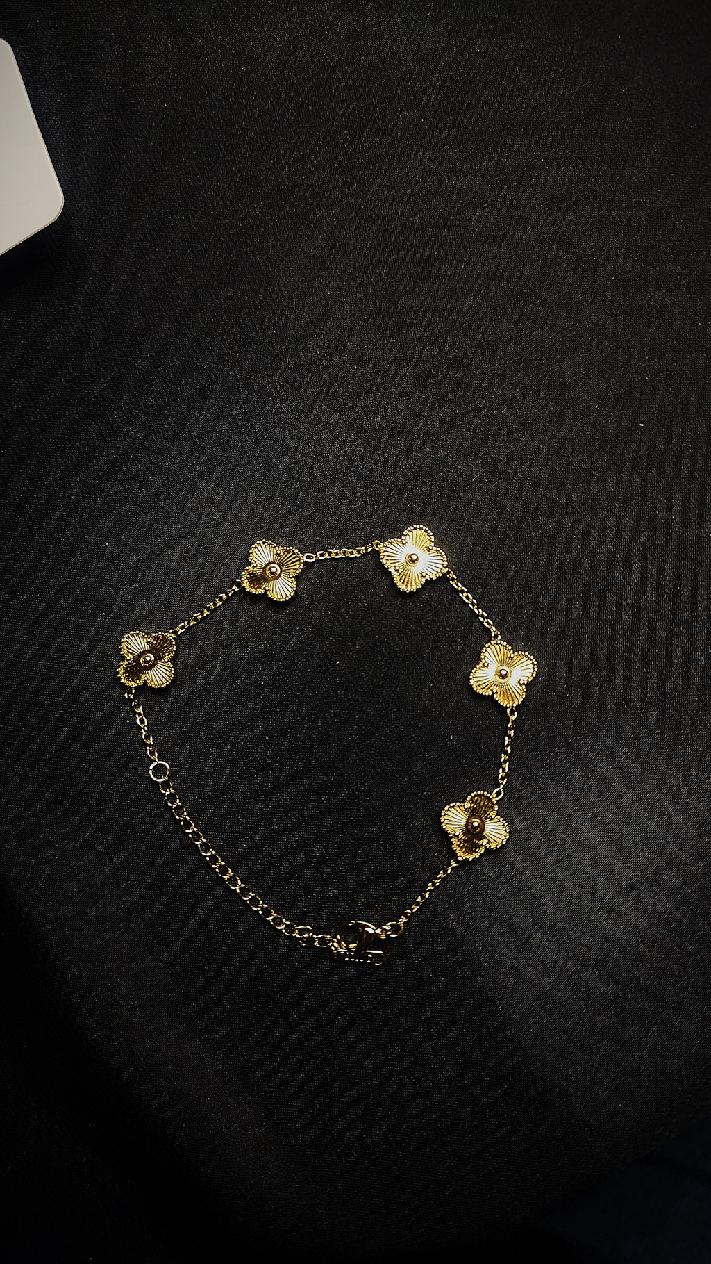 🌸 Flower Shape Bracelet