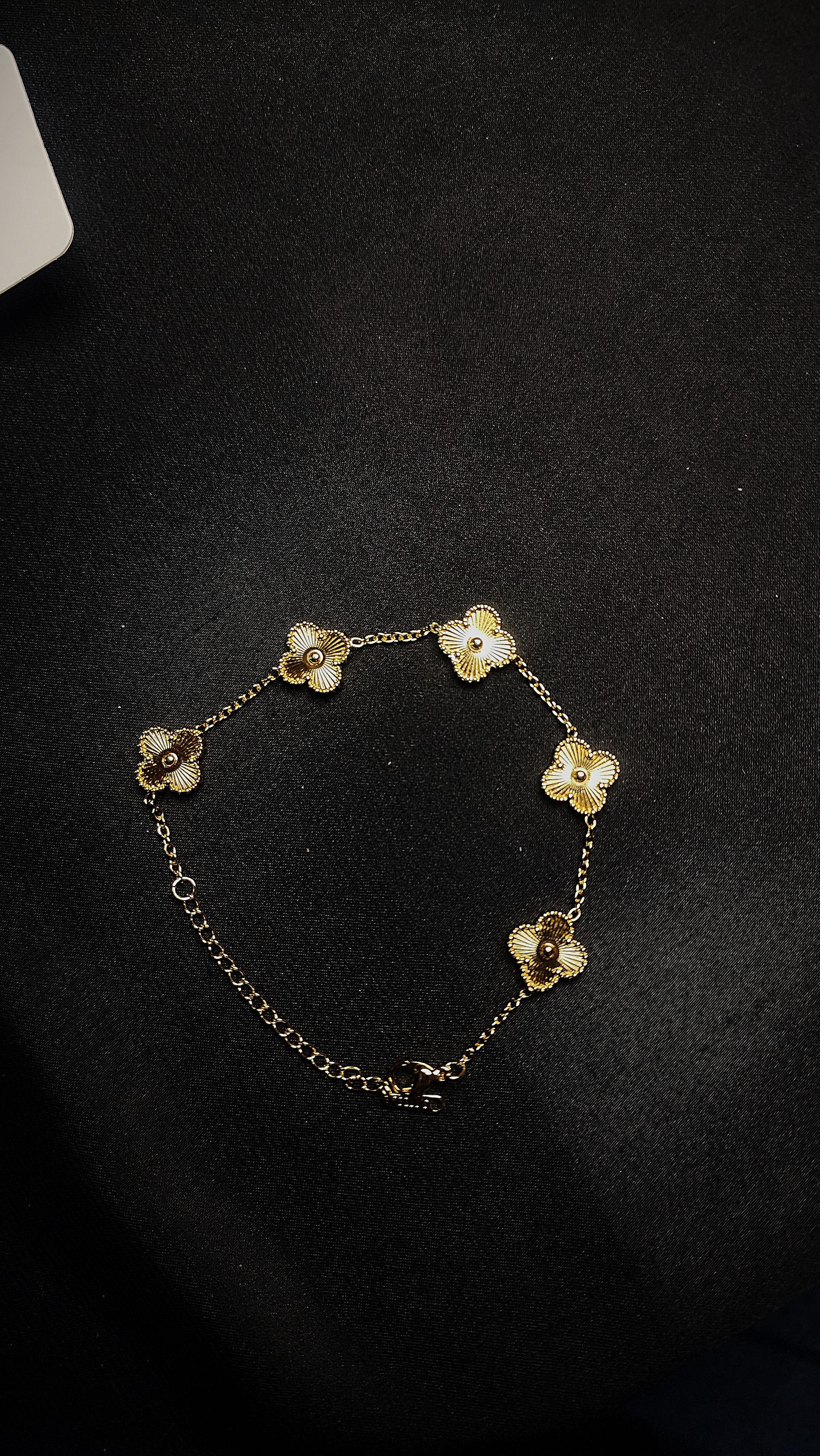 🌸 Flower Shape Bracelet