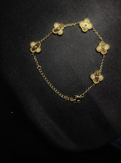 🌸 Flower Shape Bracelet