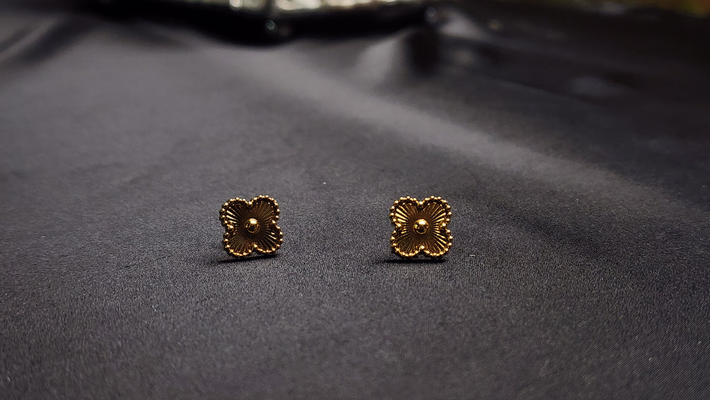🌸 Flower Shape Locket Set
