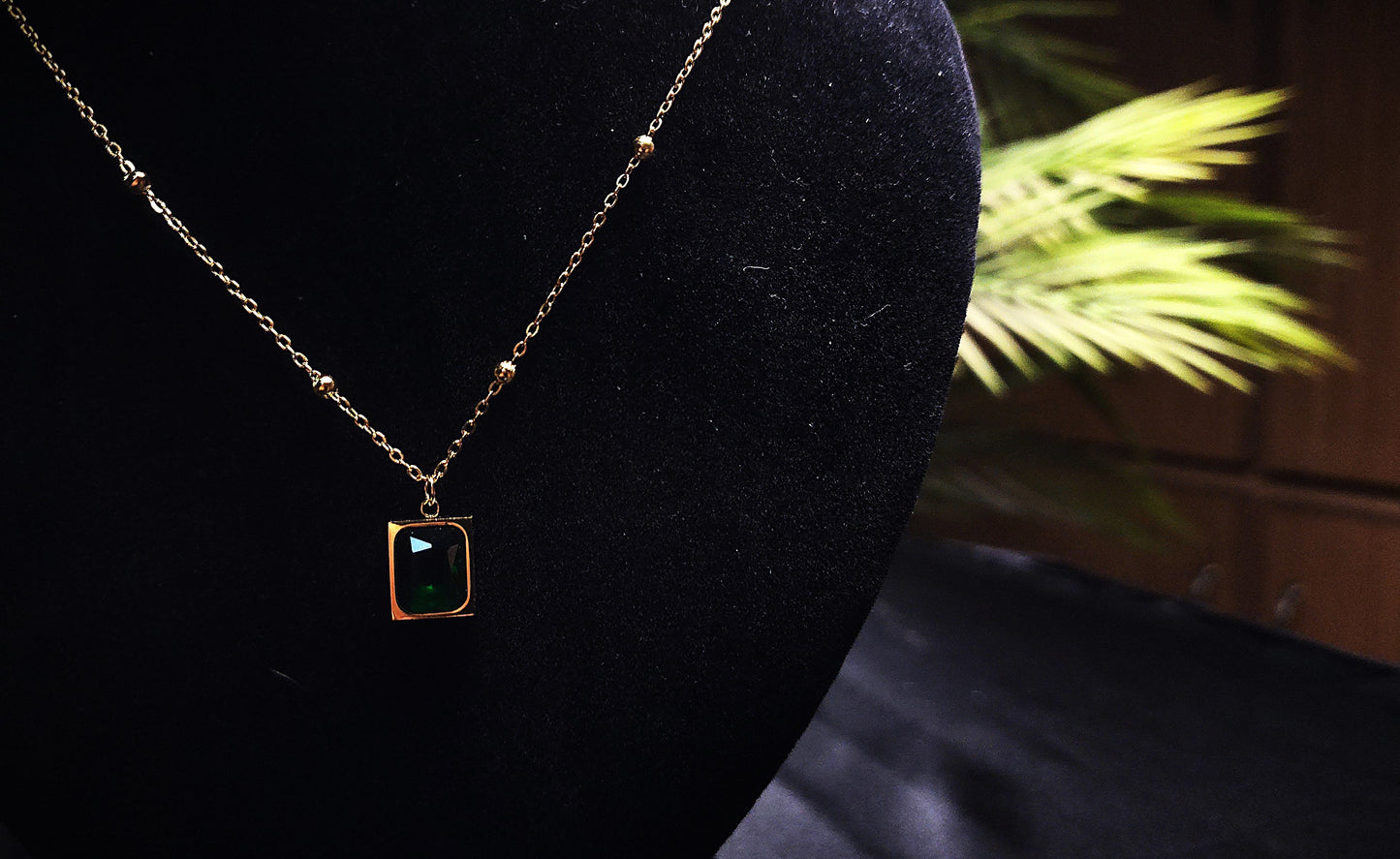 💚 Green Square Stone Locket