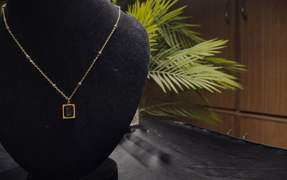 💚 Green Square Stone Locket