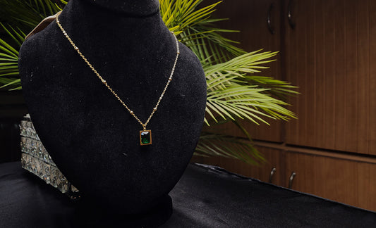 💚 Green Square Stone Locket