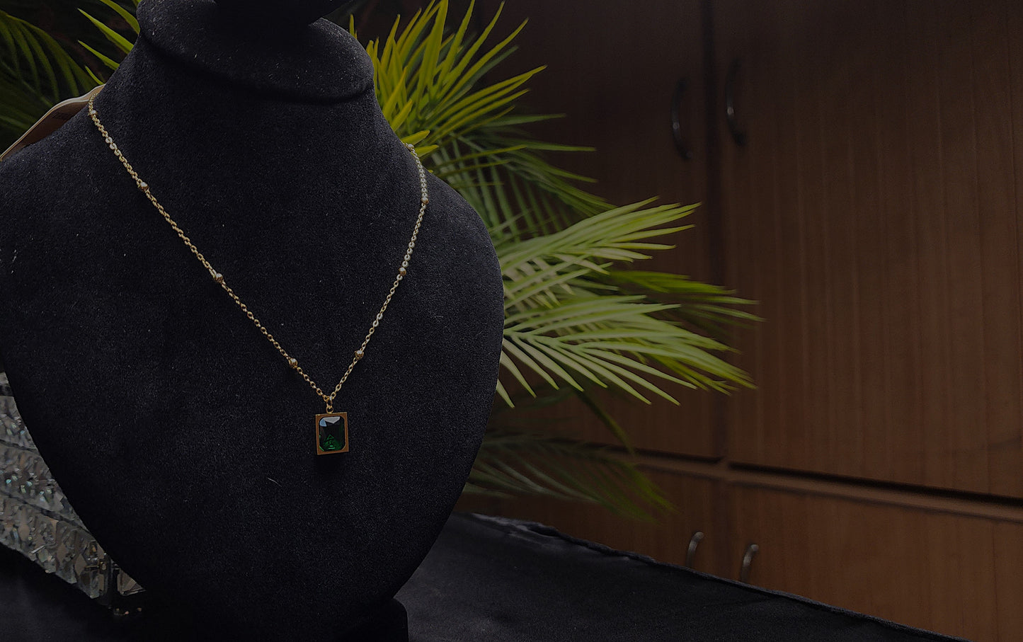 💚 Green Square Stone Locket