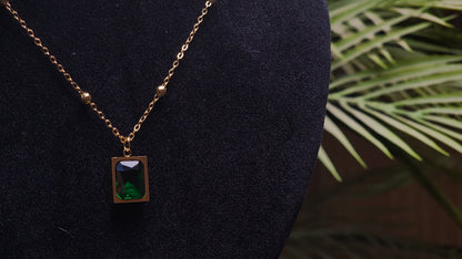 💚 Green Square Stone Locket