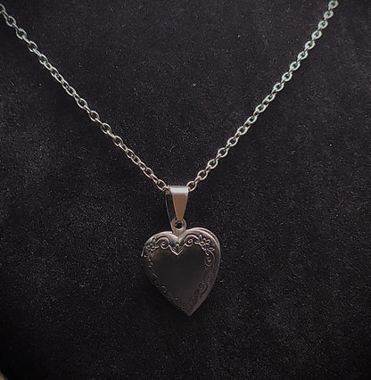 ❤️ Heart Inside Picture Locket