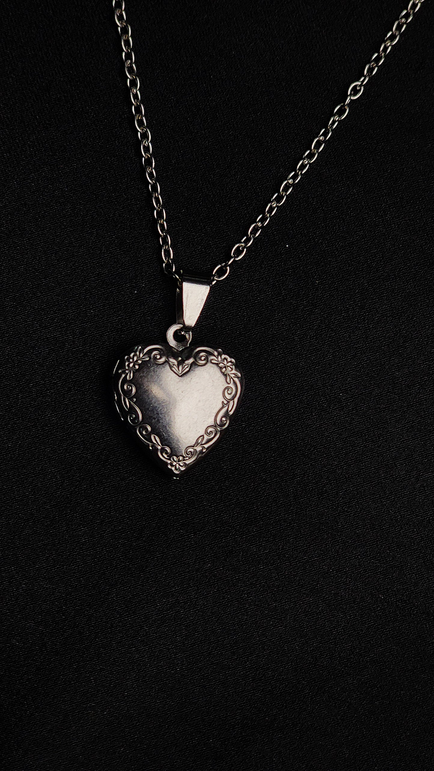 ❤️ Heart Inside Picture Locket