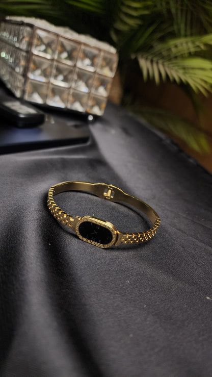 ⌚ Clock Style Bracelet