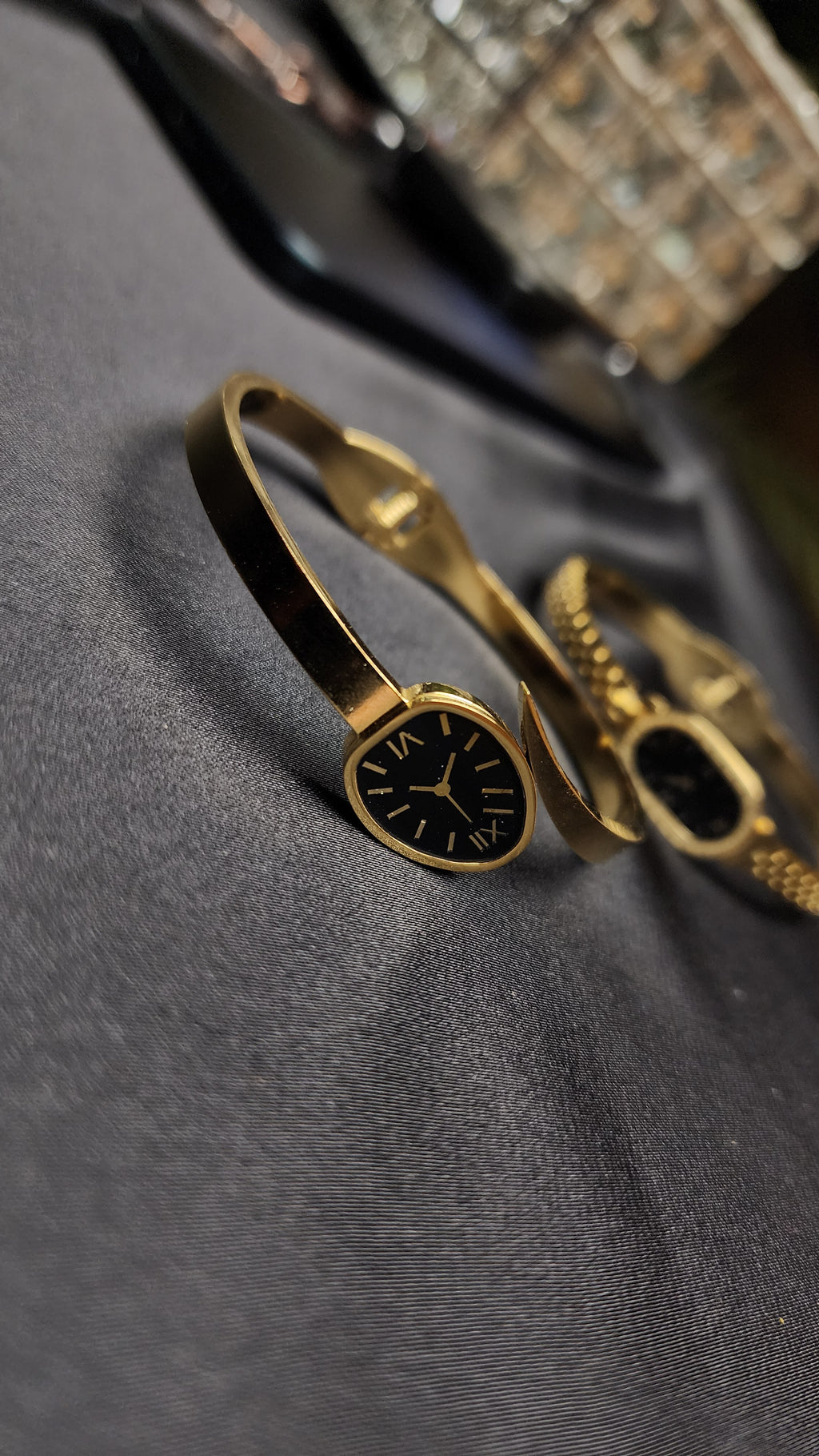 ⌚ Clock Style Bracelet