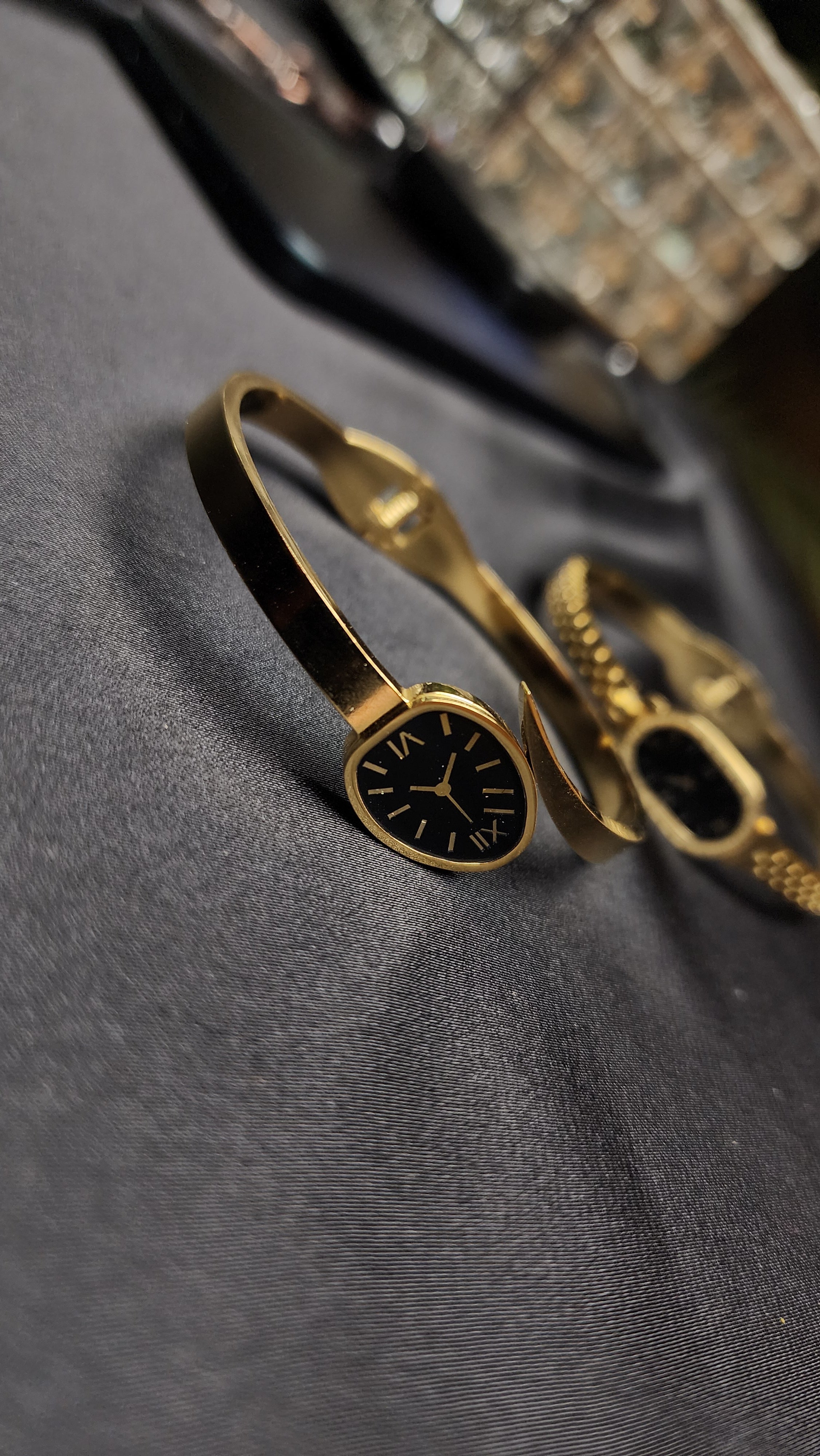 ⌚ Clock Style Bracelet