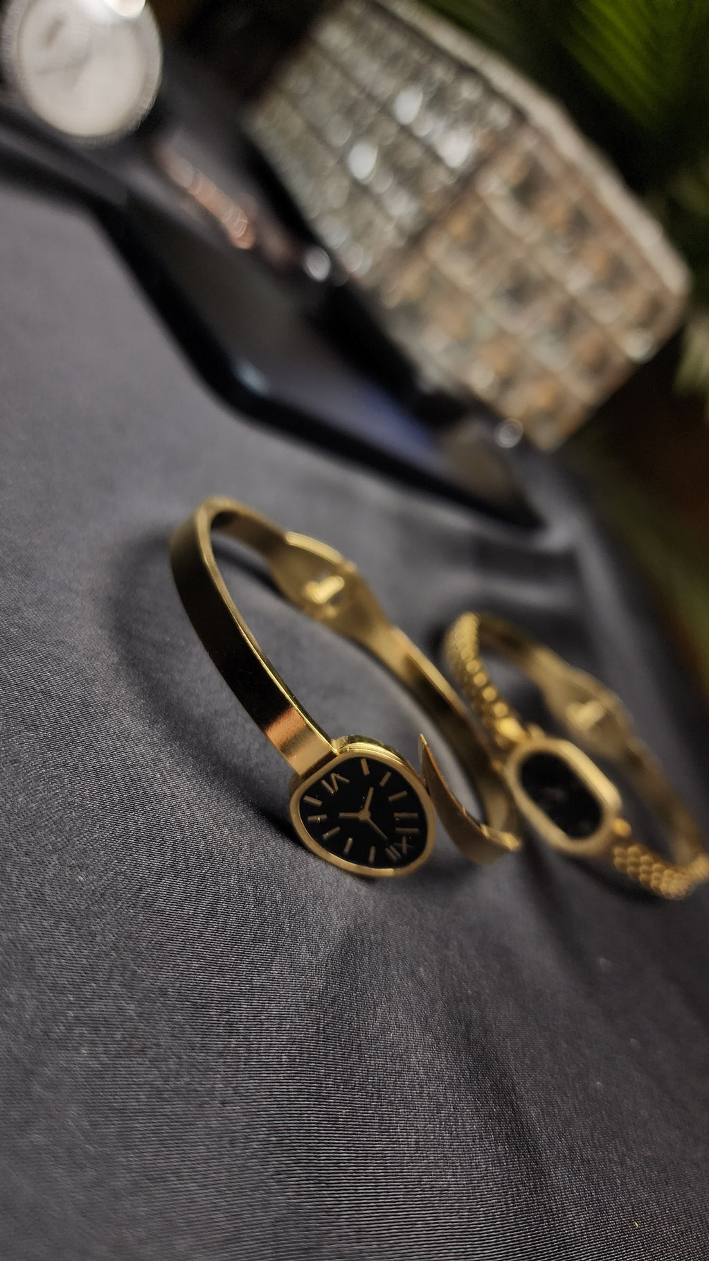 ⌚ Clock Style Bracelet