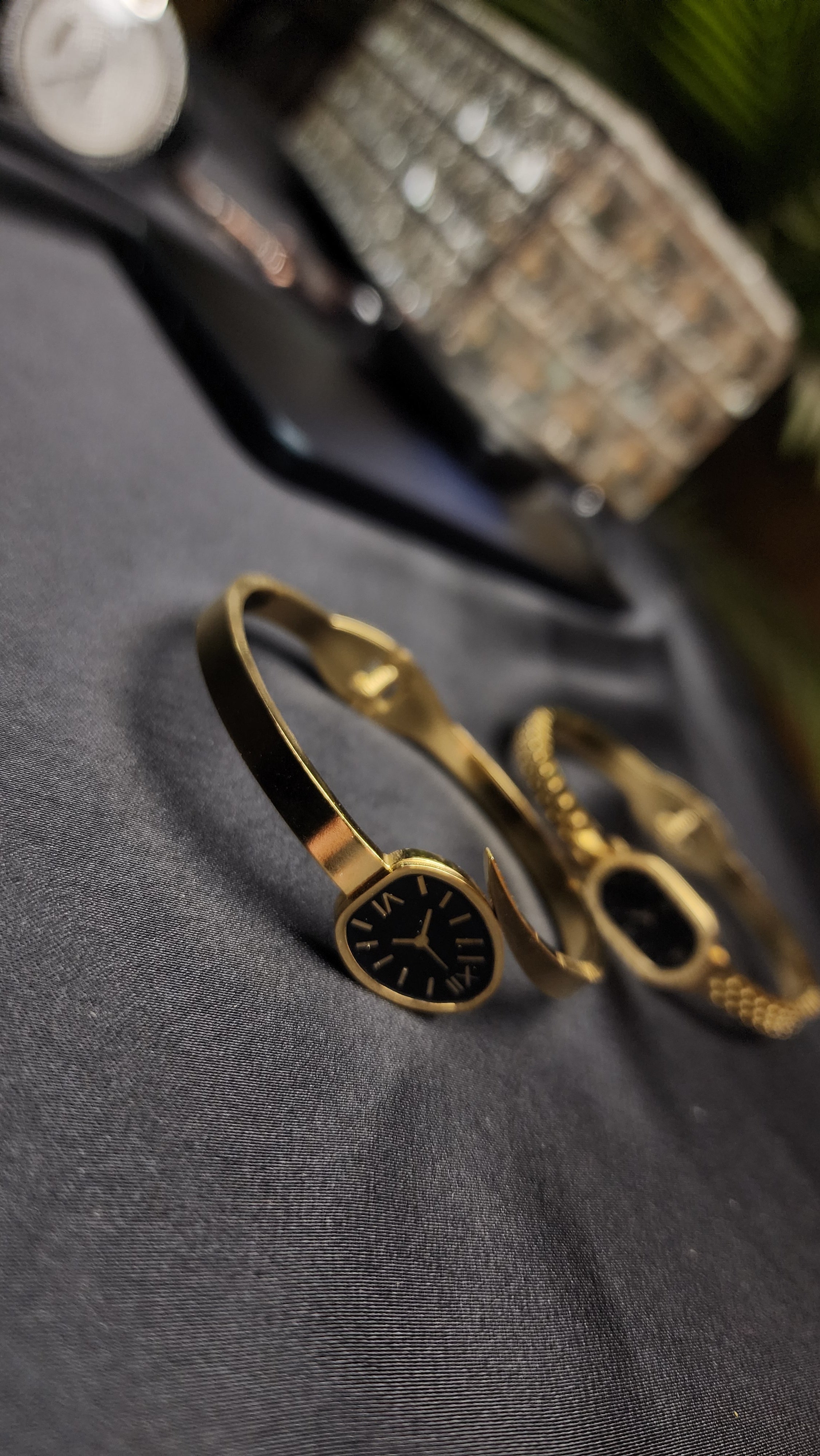 ⌚ Clock Style Bracelet