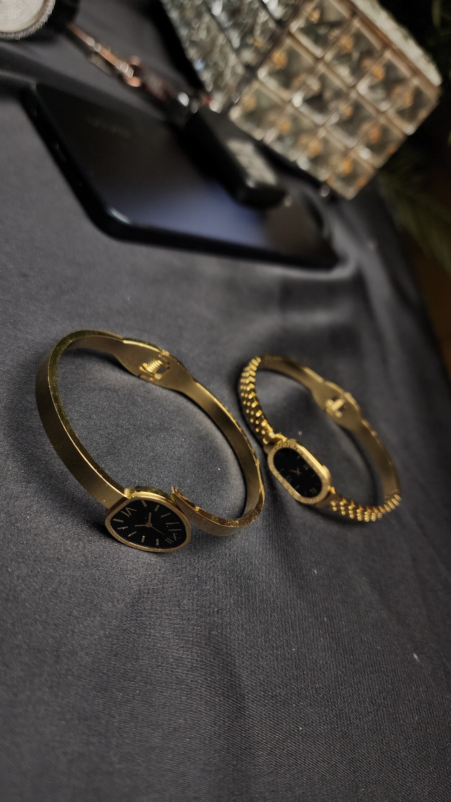 ⌚ Clock Style Bracelet