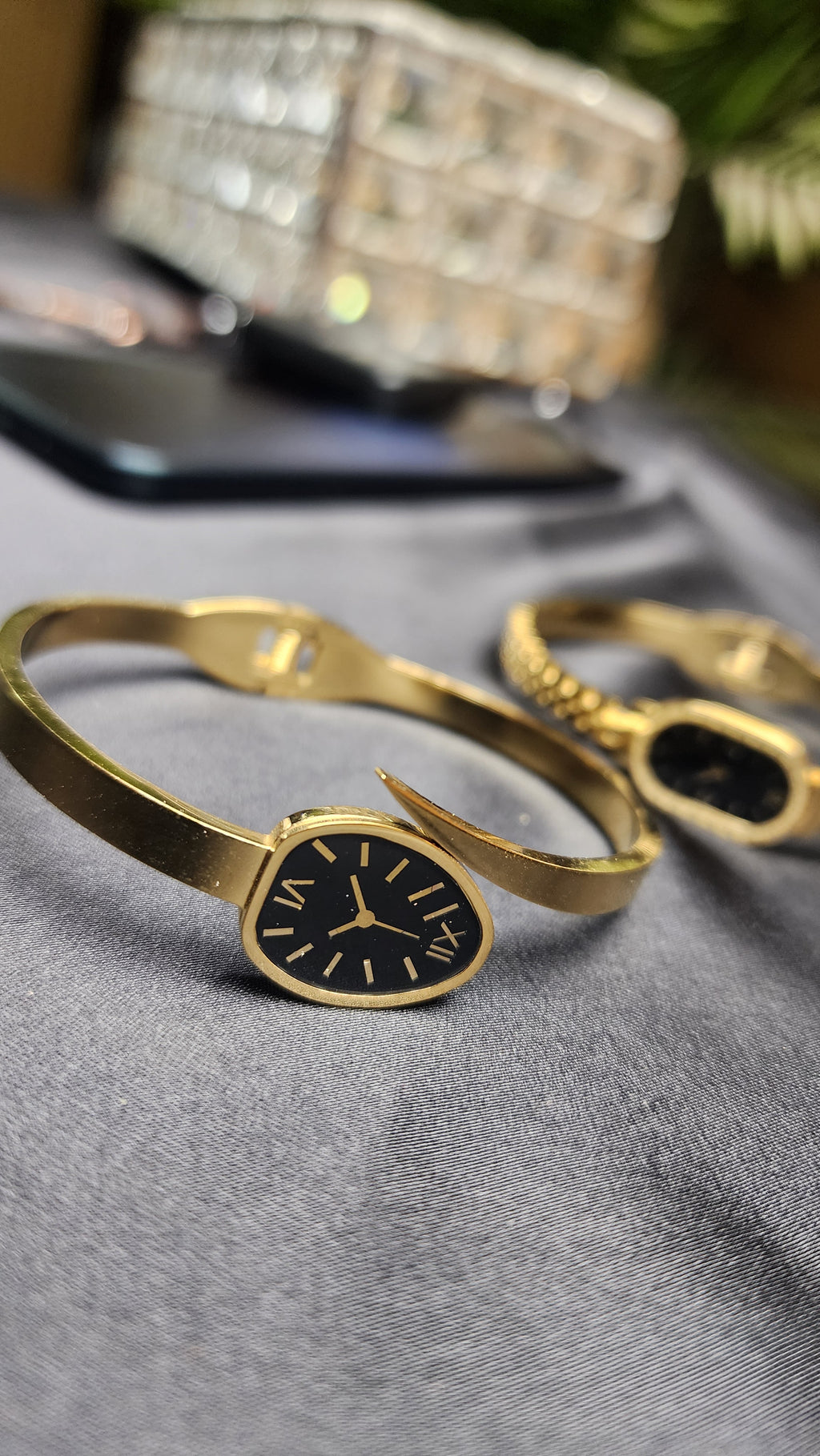 ⌚ Clock Style Bracelet