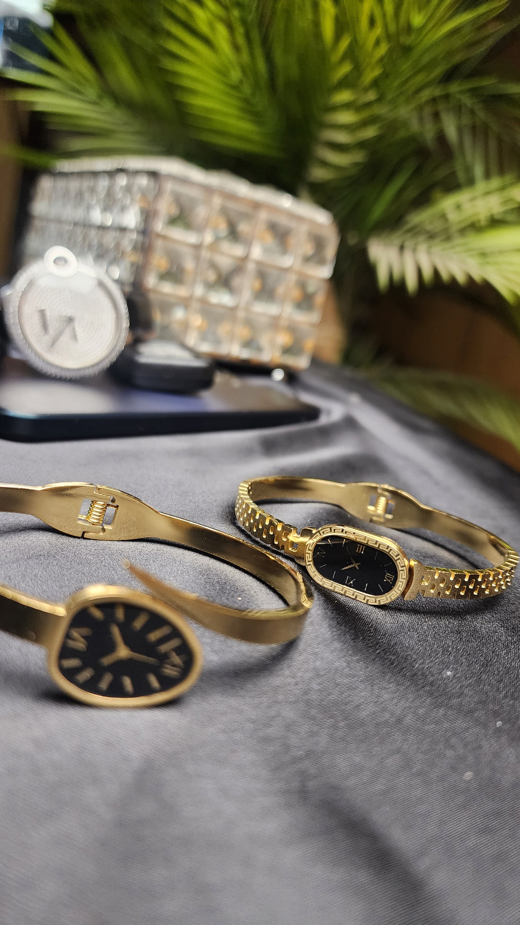 ⌚ Clock Style Bracelet