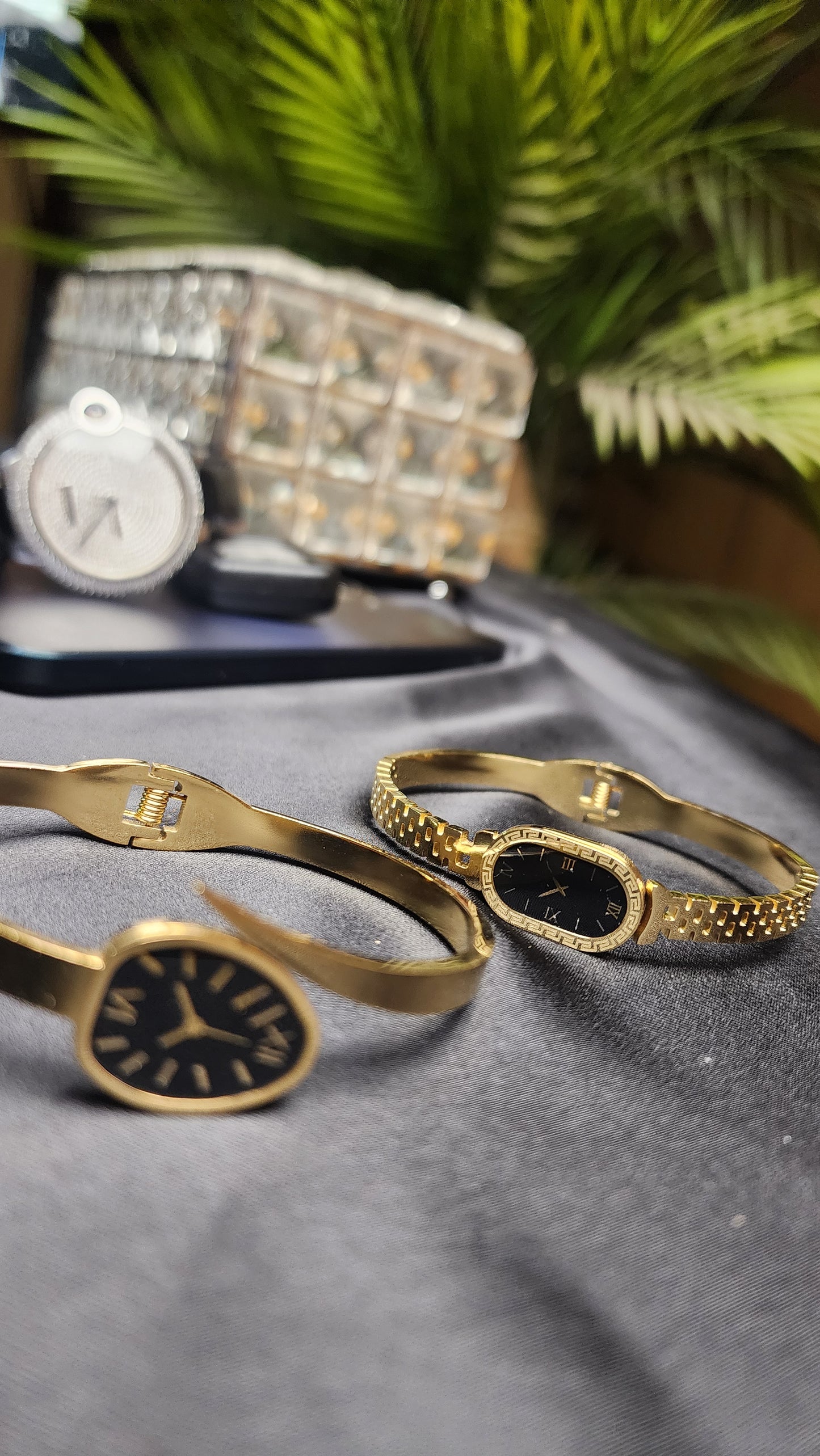 ⌚ Clock Style Bracelet