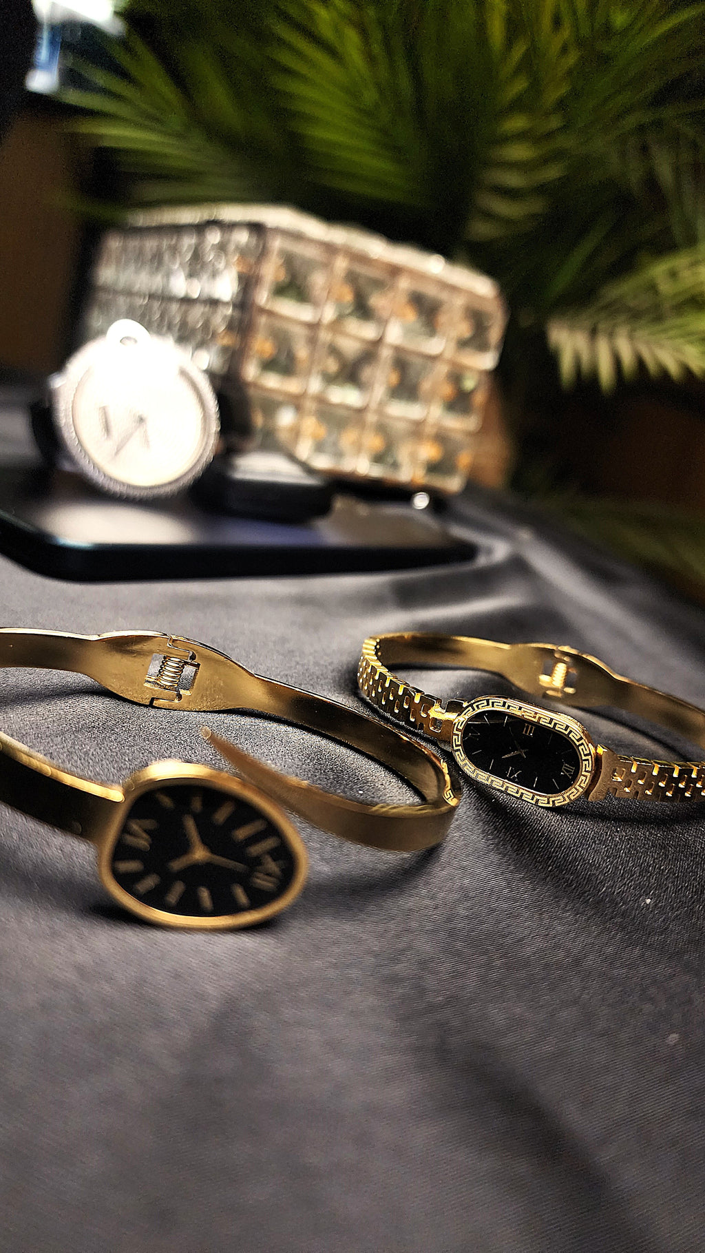 ⌚ Clock Style Bracelet