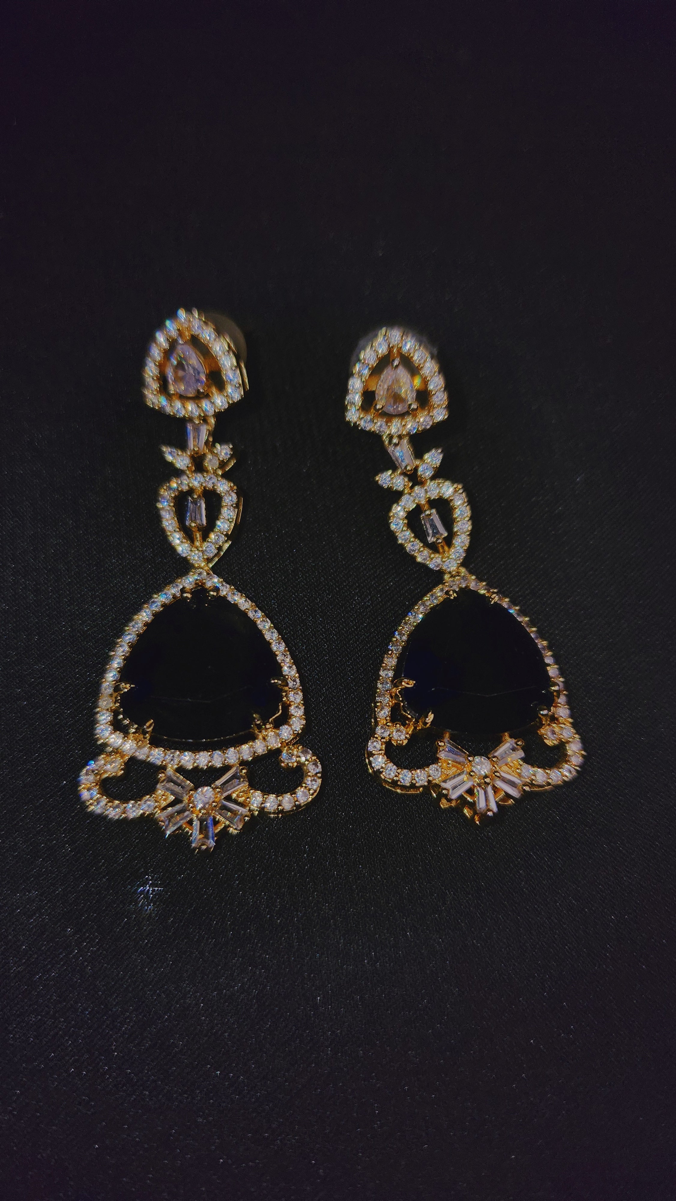 Breathtaking sapphire and AMERICAN diamond earrings