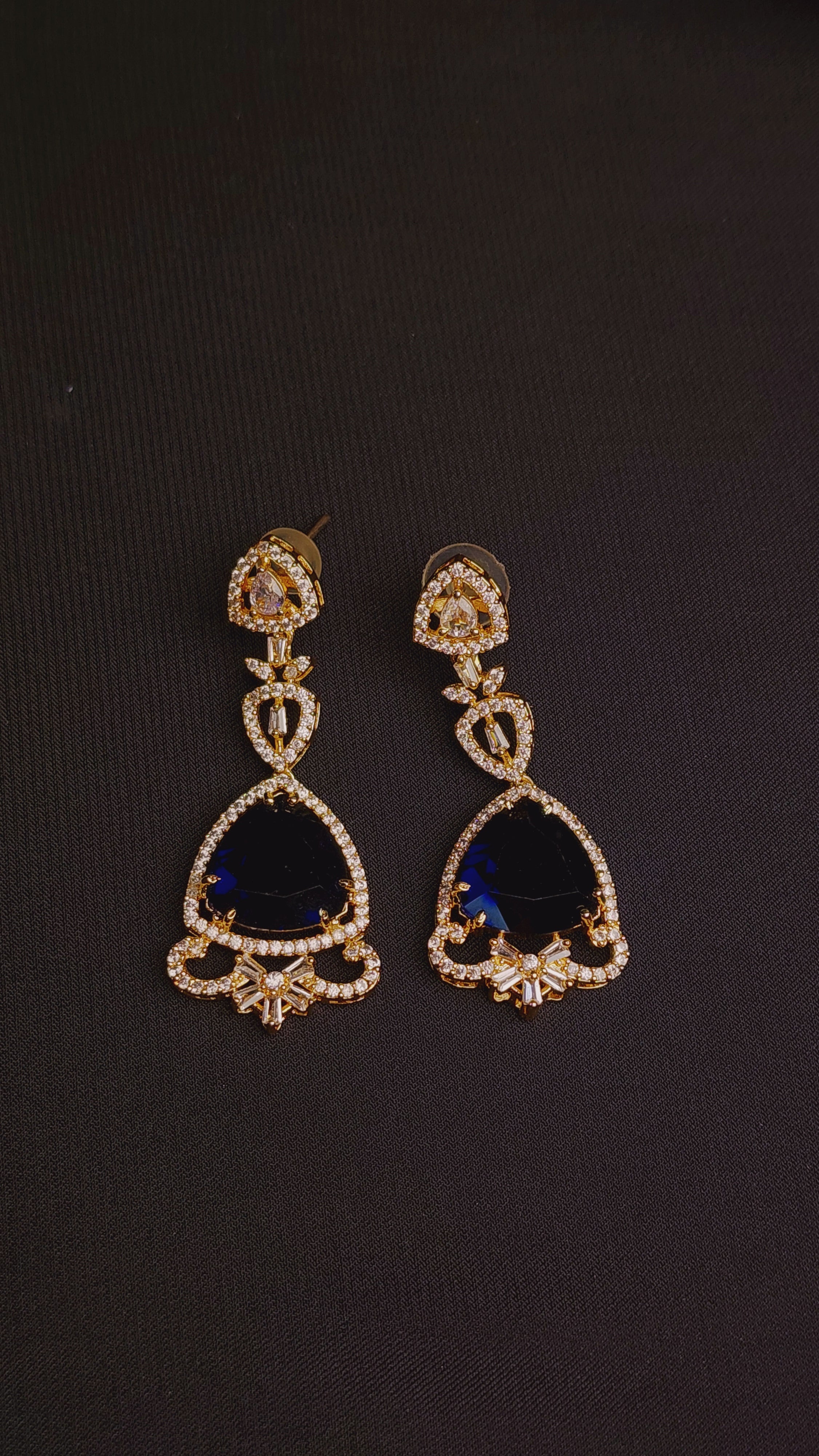 Breathtaking sapphire and AMERICAN diamond earrings