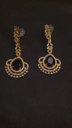 GOLD AND BLACK STONE EARING